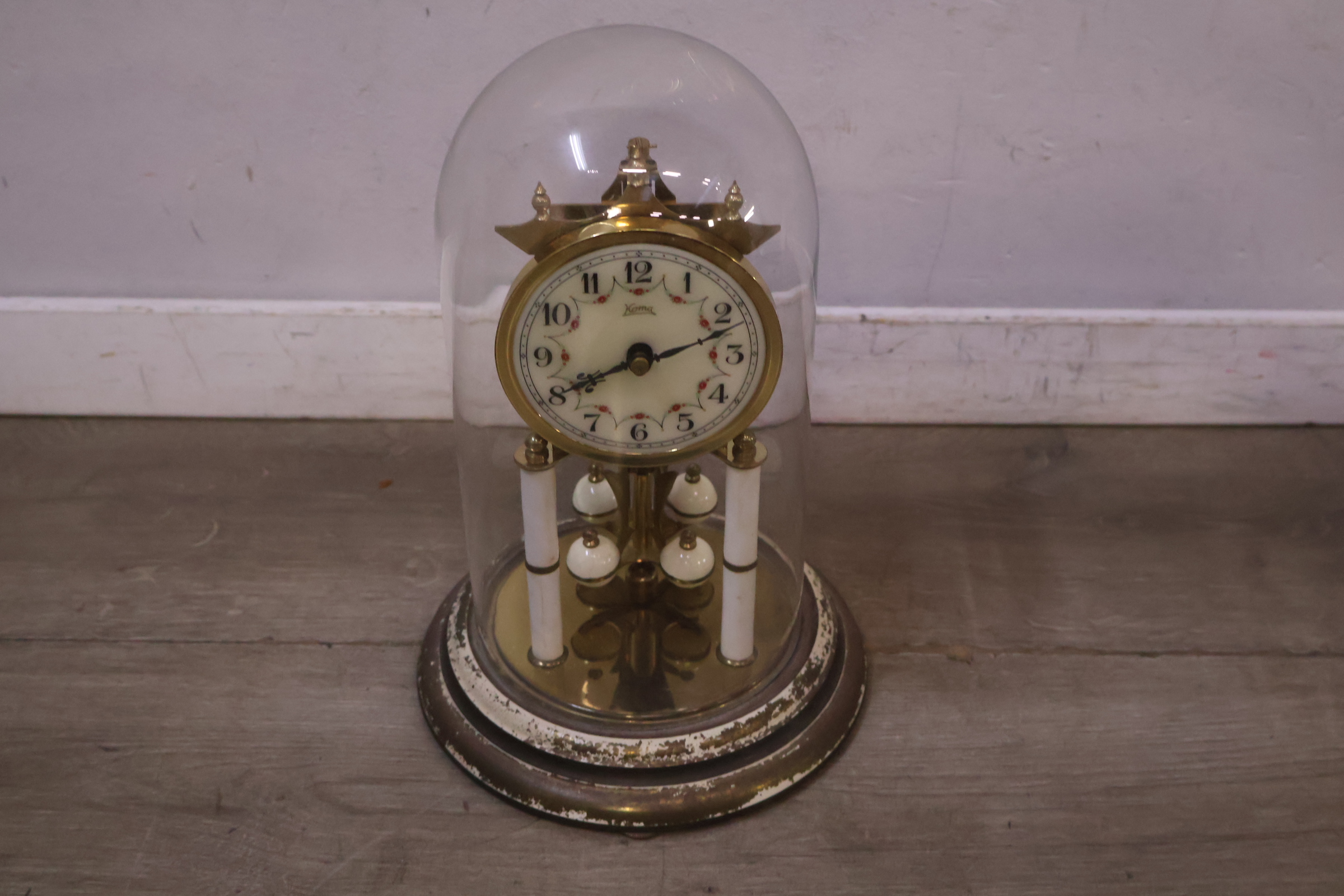 Koma pendule klok onder glazen stolp – foto 4 – kavel bij GSD Auctions, Zoeterwoude