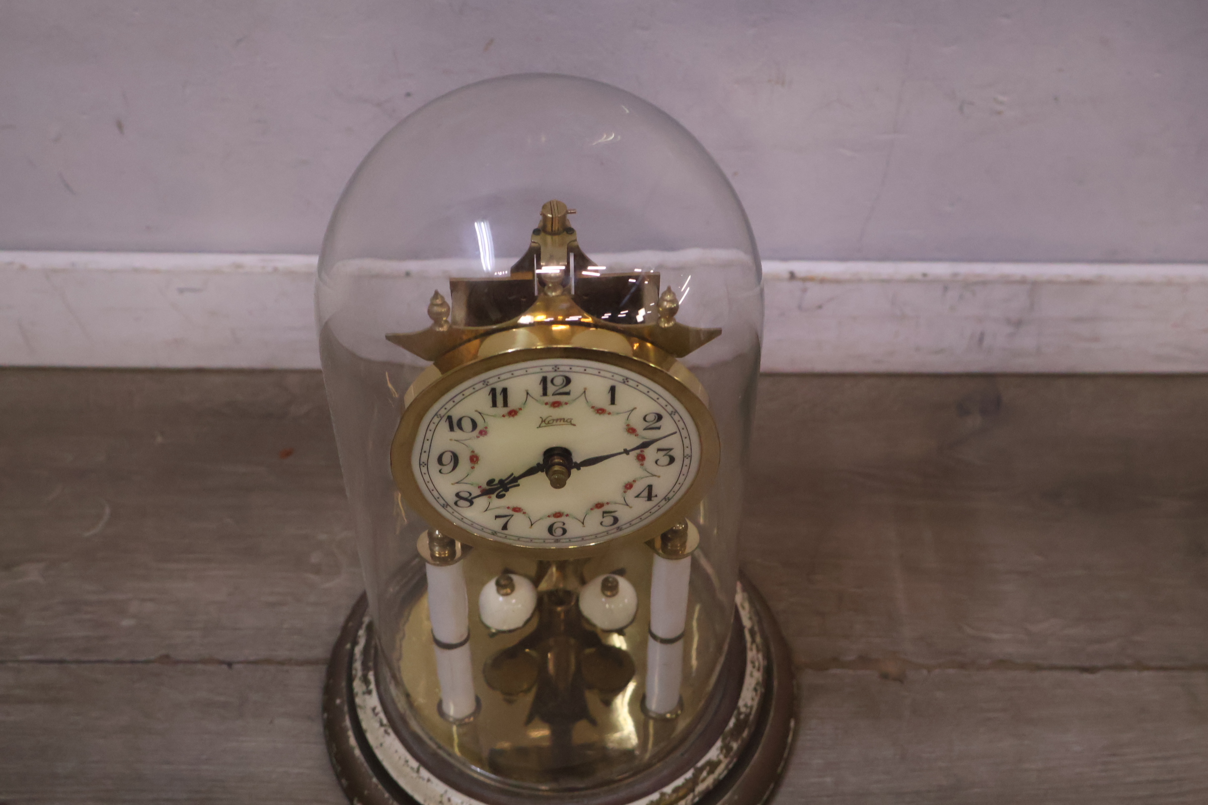 Koma pendule klok onder glazen stolp – foto 5 – kavel bij GSD Auctions, Zoeterwoude
