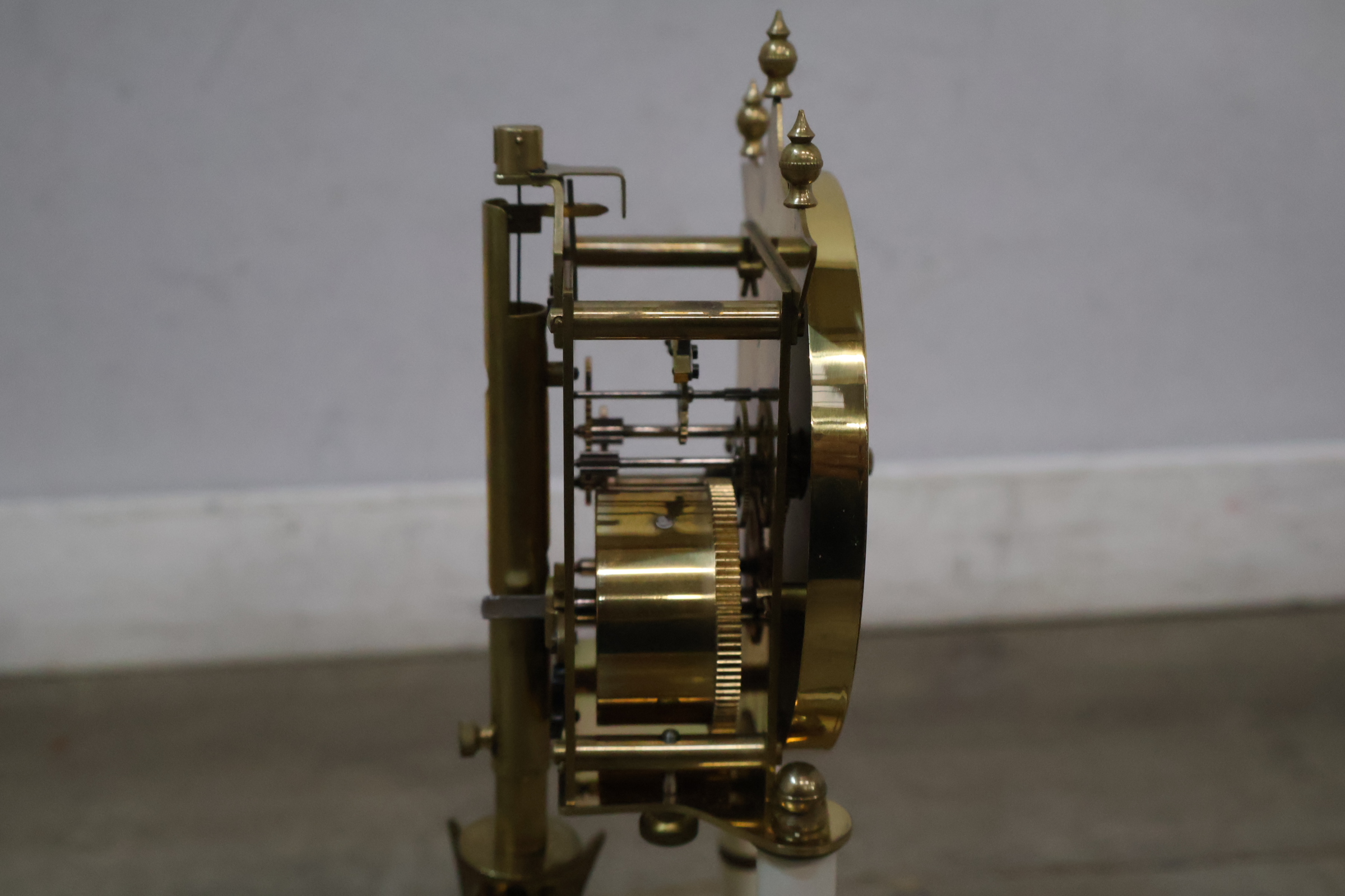 Koma pendule klok onder glazen stolp – foto 10 – kavel bij GSD Auctions, Zoeterwoude