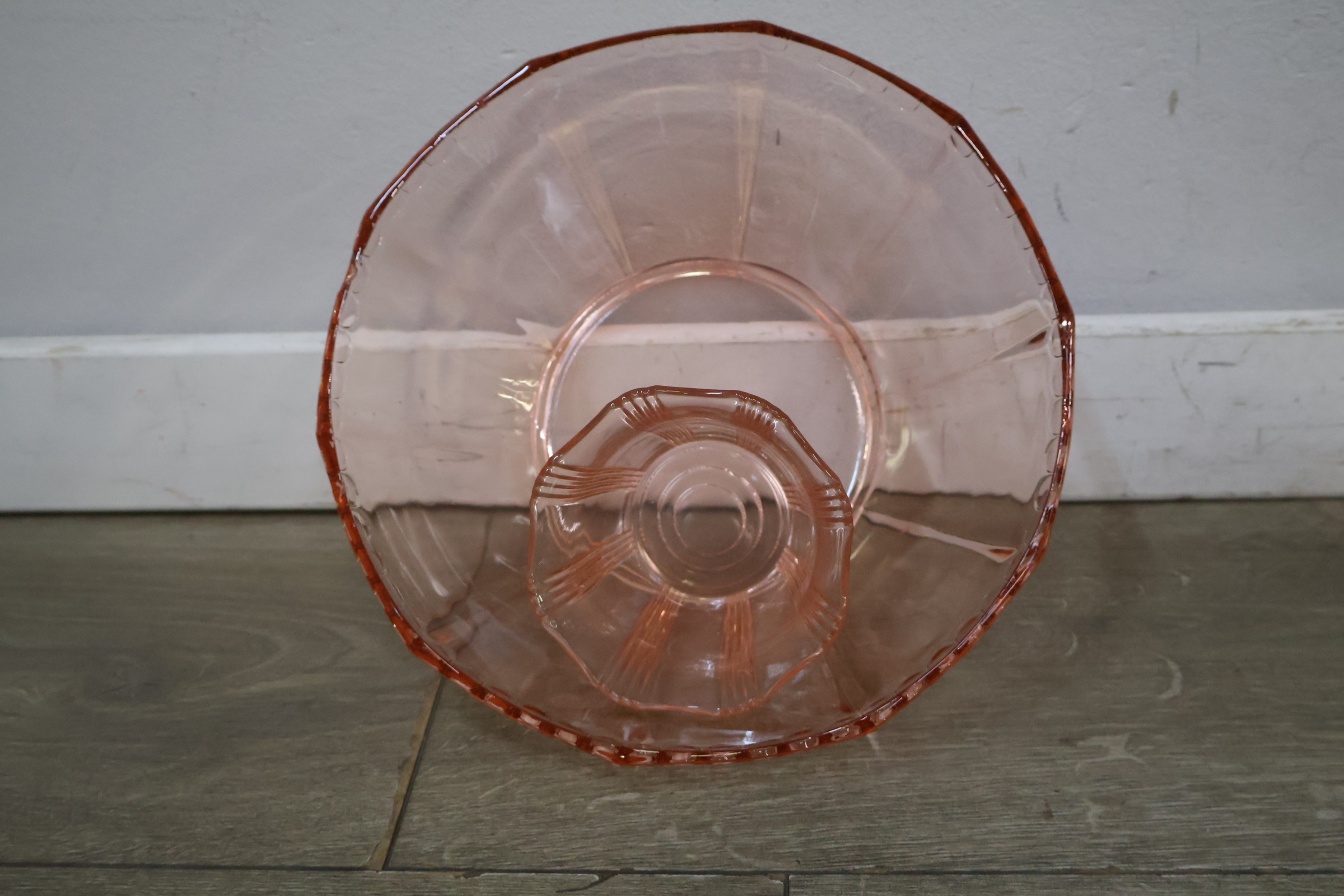 Set roze glazen en schaal – foto 8 – kavel bij GSD Auctions, Zoeterwoude
