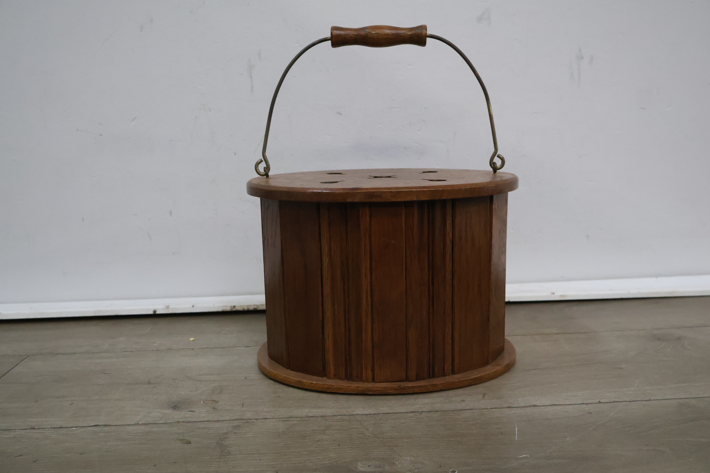 Vintage voetenstoof – foto 7 – kavel bij GSD Auctions, Zoeterwoude