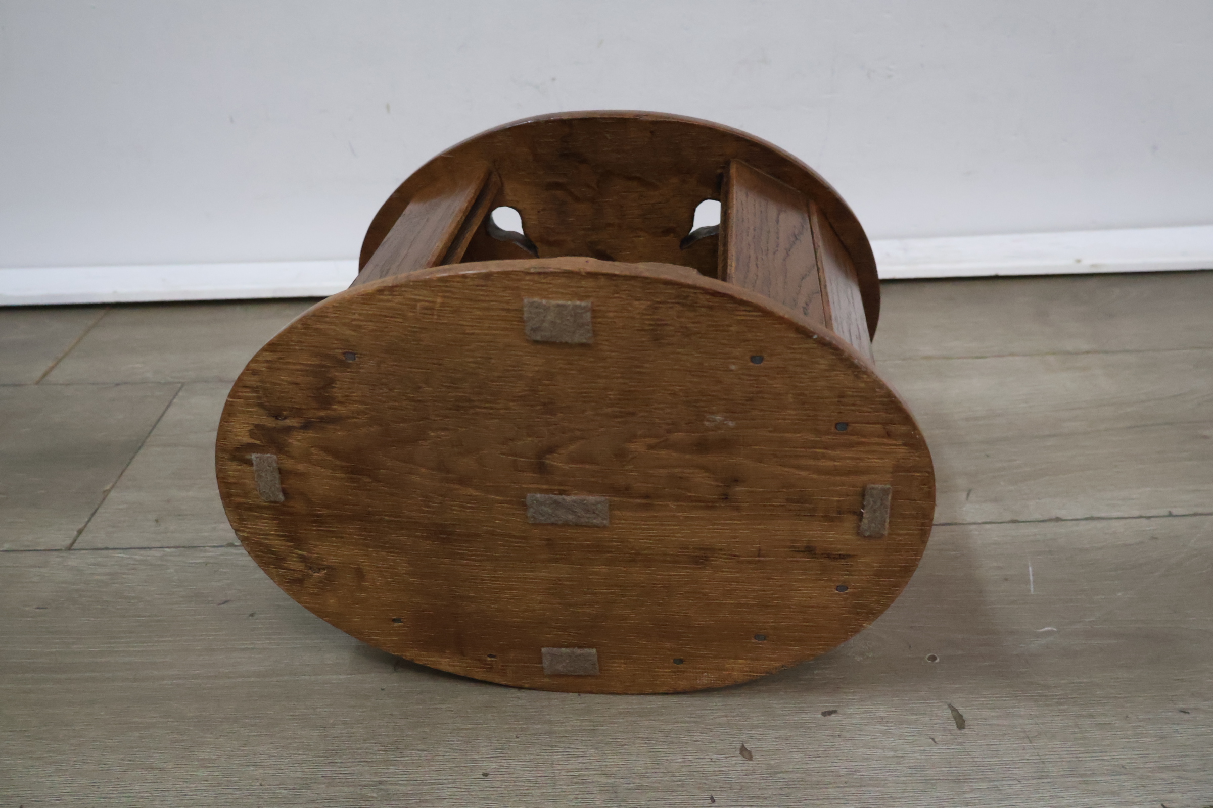 Vintage voetenstoof – foto 10 – kavel bij GSD Auctions, Zoeterwoude