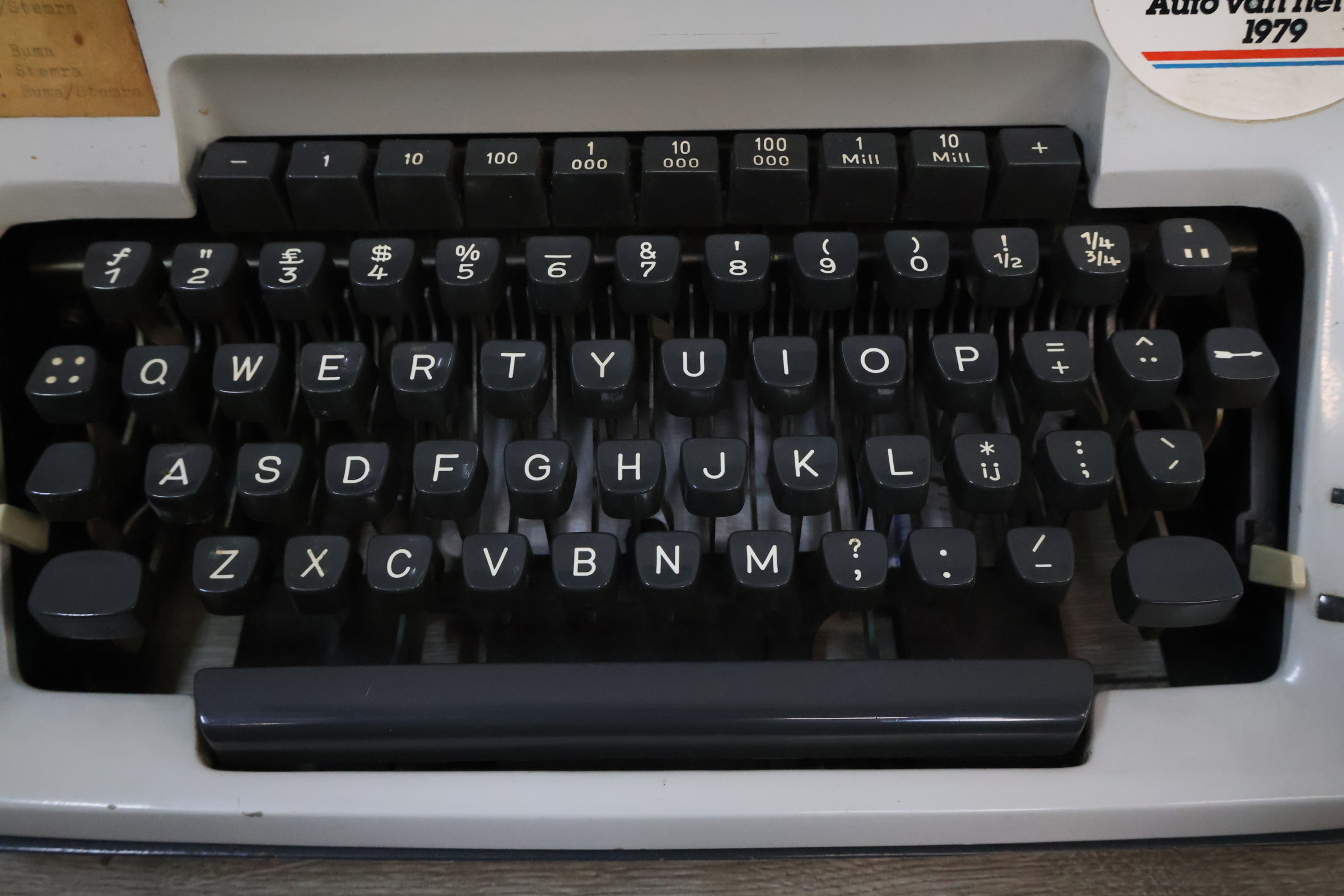 Olympia typemachine – foto 6 – kavel bij GSD Auctions, Zoeterwoude