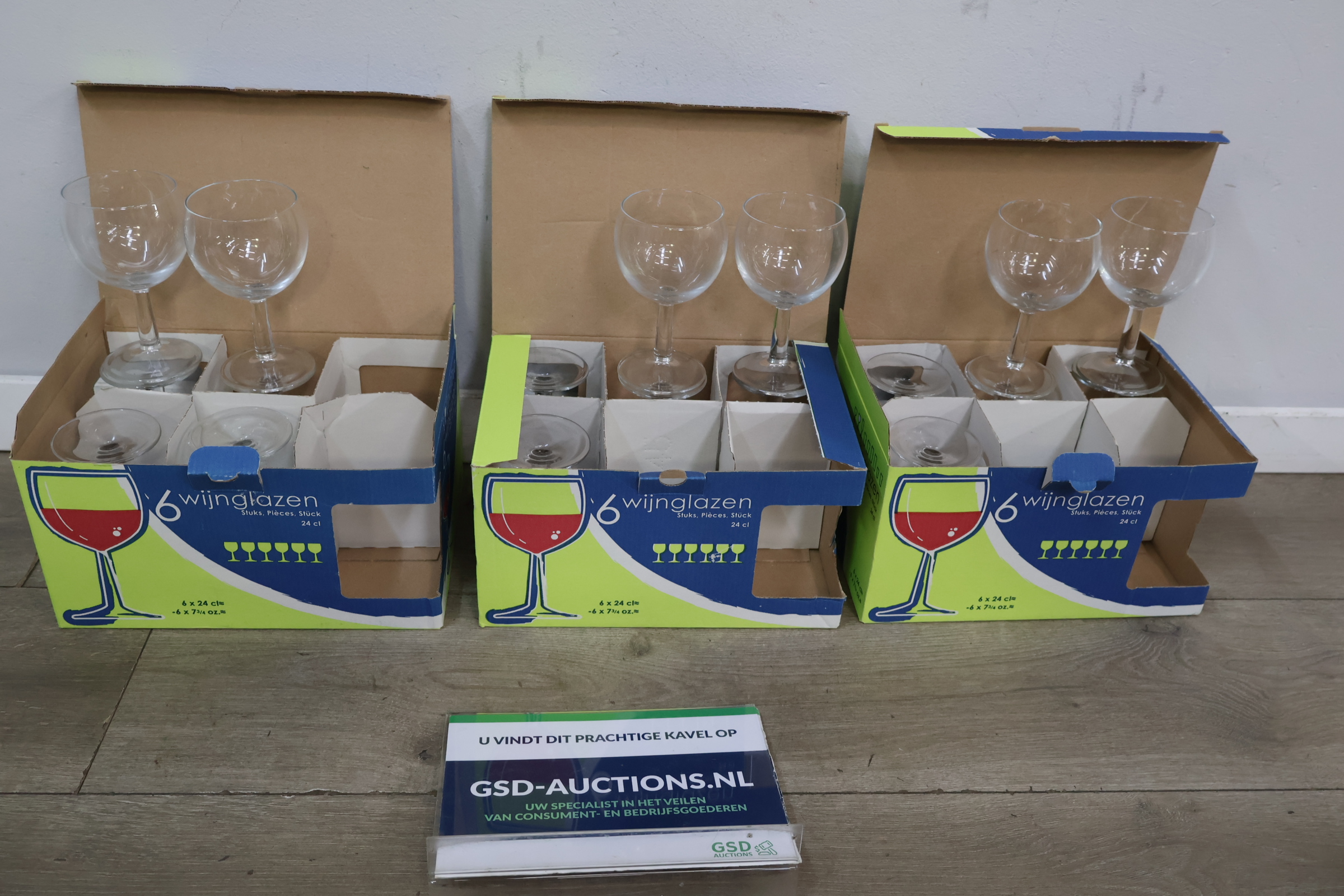 Set van 18 wijnglazen in dozen – foto 2 – kavel bij GSD Auctions, Zoeterwoude