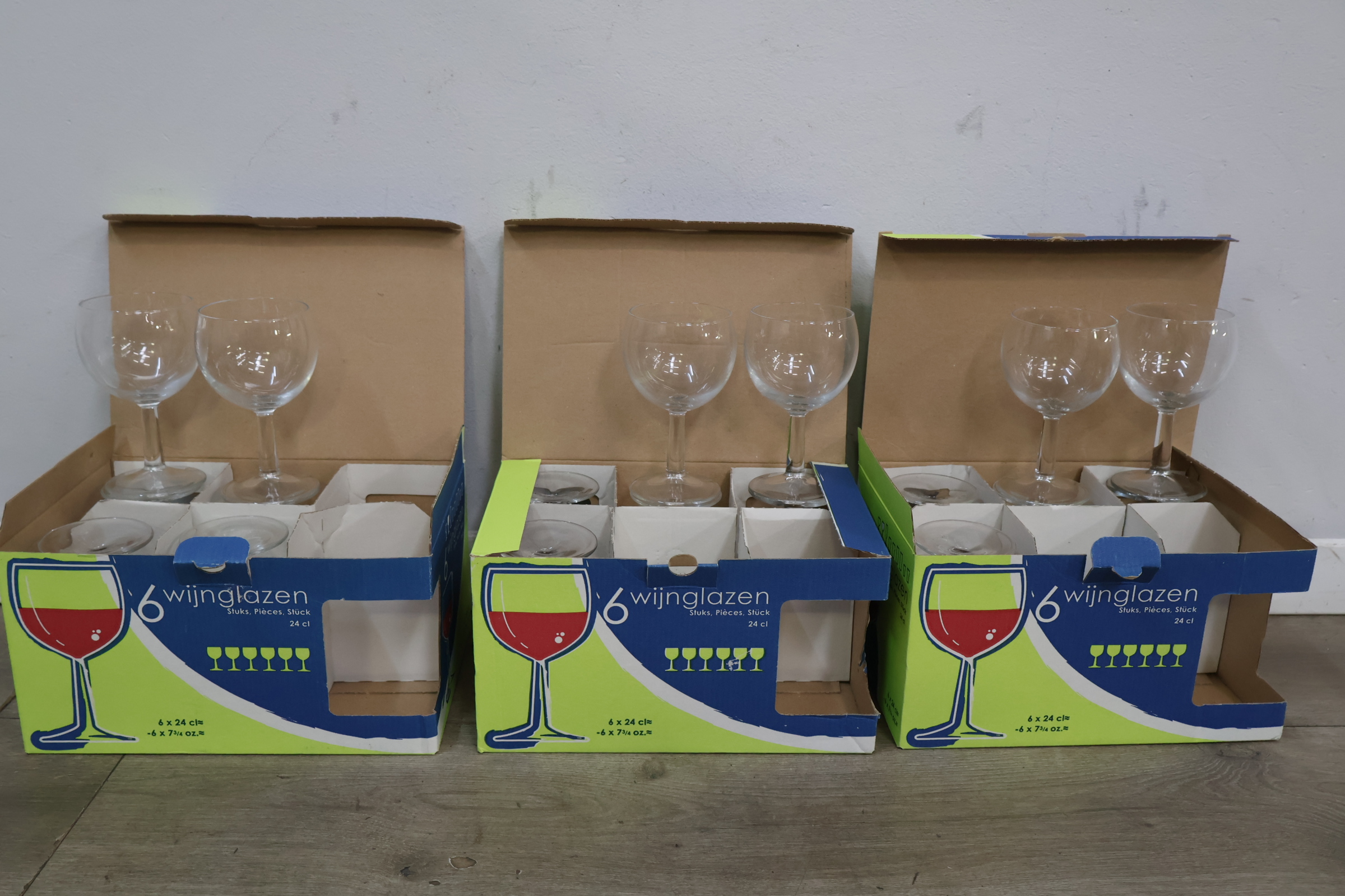 Set van 18 wijnglazen in dozen – foto 3 – kavel bij GSD Auctions, Zoeterwoude
