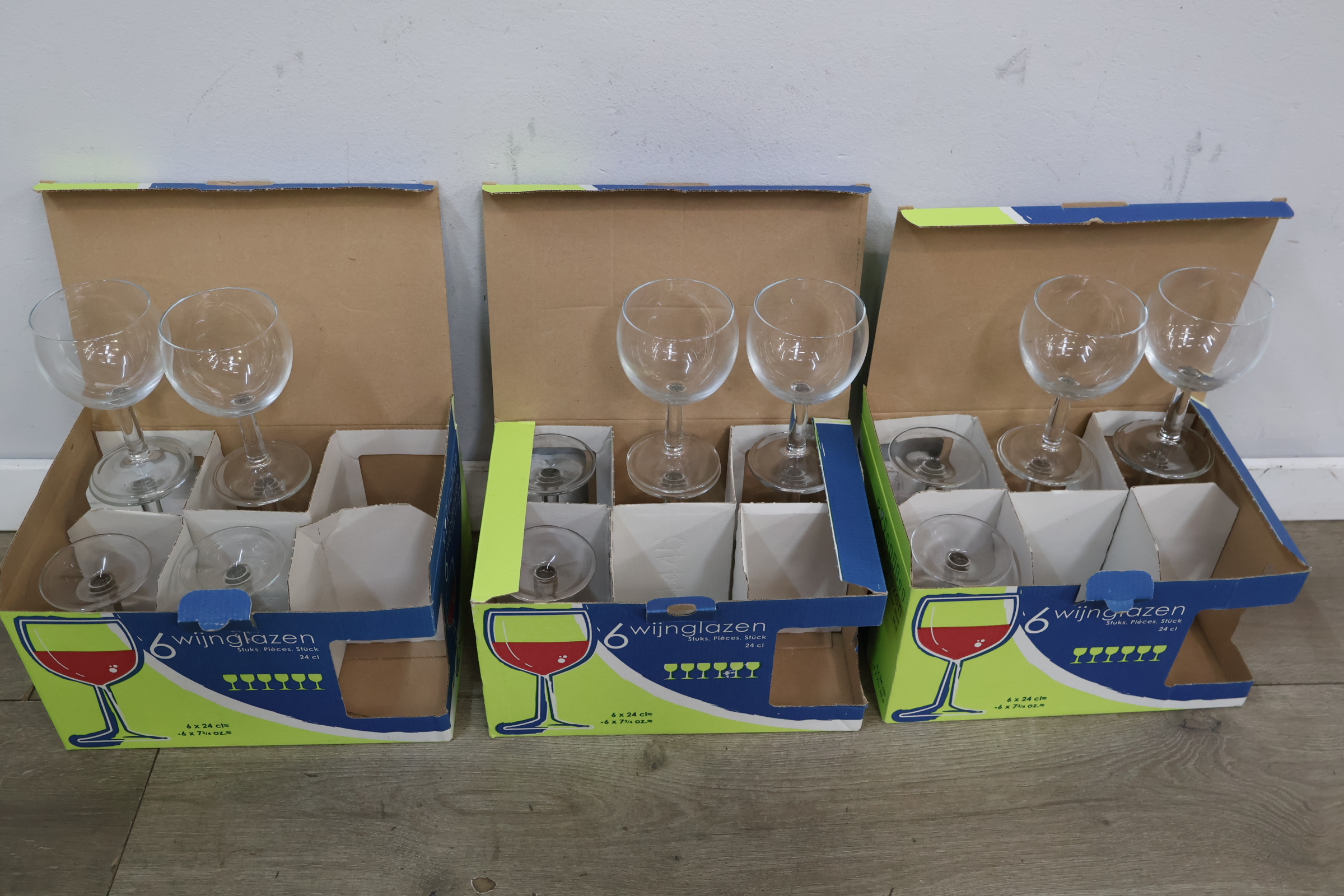 Set van 18 wijnglazen in dozen – foto 5 – kavel bij GSD Auctions, Zoeterwoude