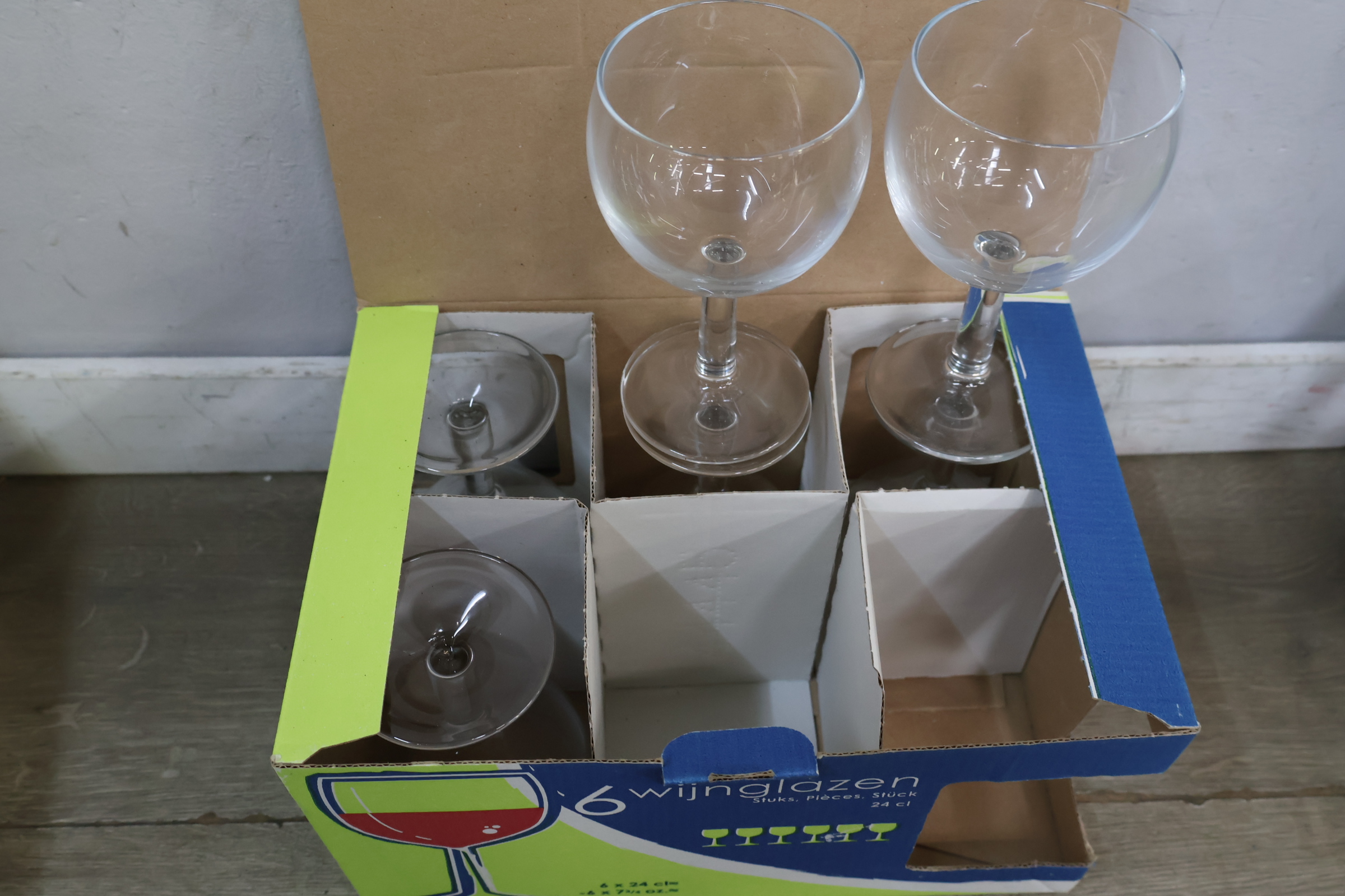 Set van 18 wijnglazen in dozen – foto 7 – kavel bij GSD Auctions, Zoeterwoude