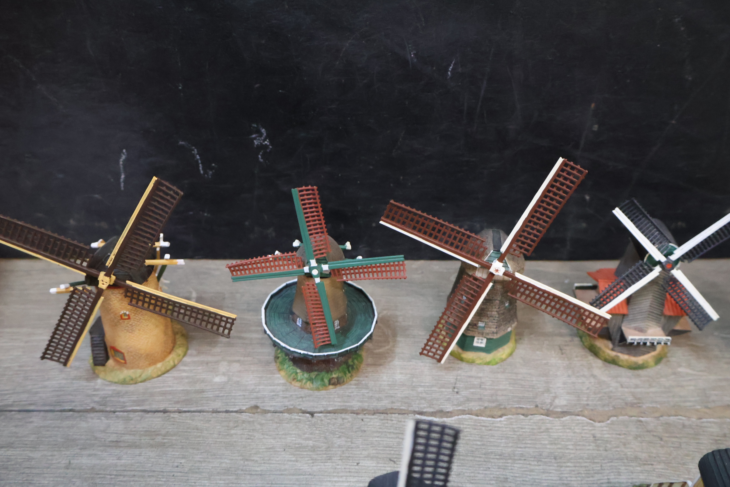 Diverse Hollands Glorie molens en huisjes miniatuur set – foto 8 – kavel bij GSD Auctions, Zoeterwoude