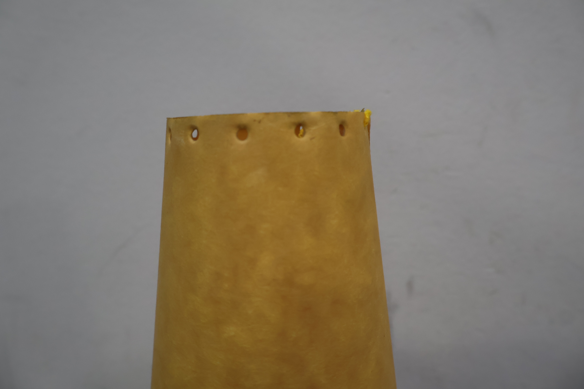 Oranje design vloerlamp conisch model – foto 6 – kavel bij GSD Auctions, Zoeterwoude