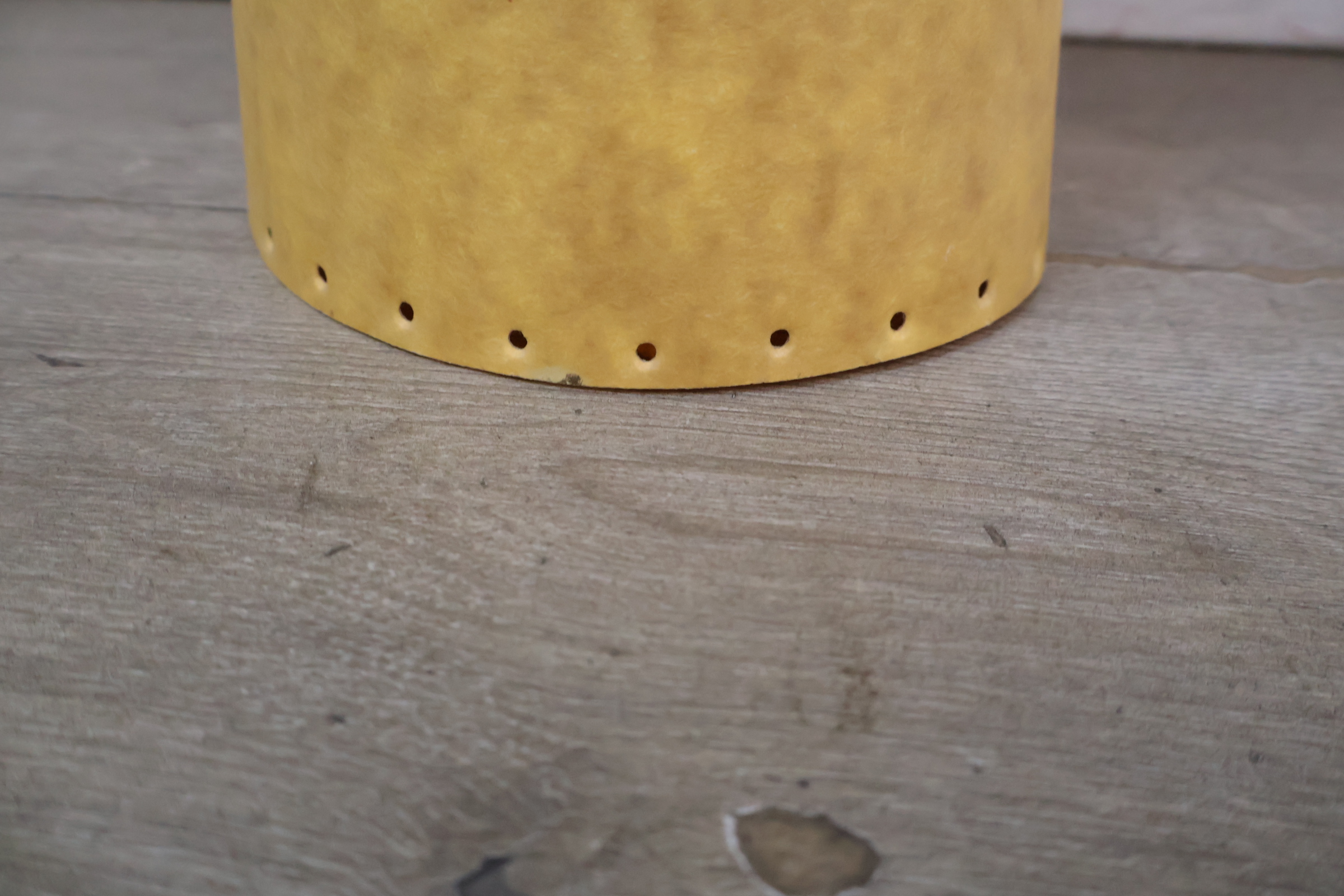 Oranje design vloerlamp conisch model – foto 7 – kavel bij GSD Auctions, Zoeterwoude