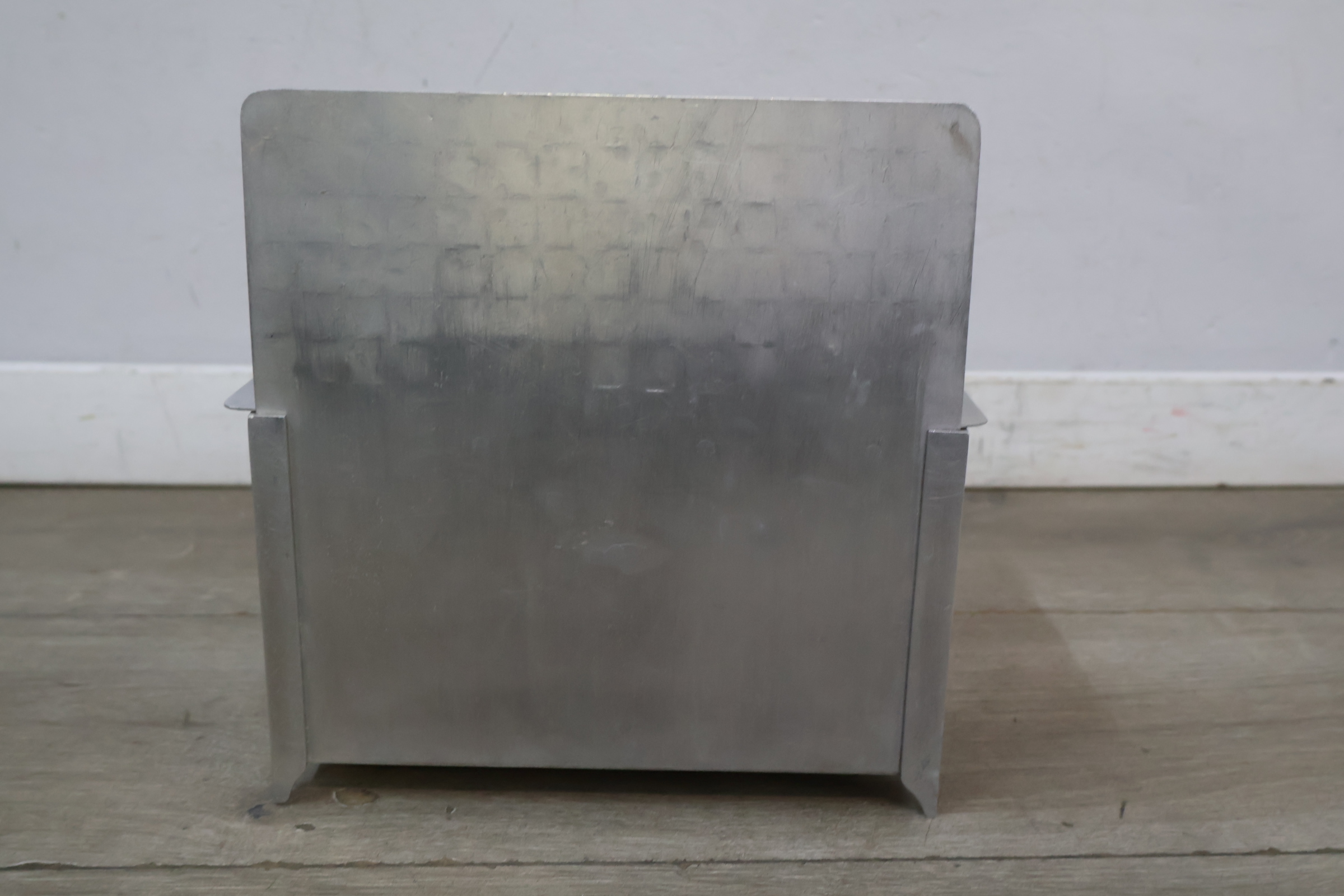 Metalen speelgoedfornuis met koperen handgreep – foto 8 – kavel bij GSD Auctions, Zoeterwoude