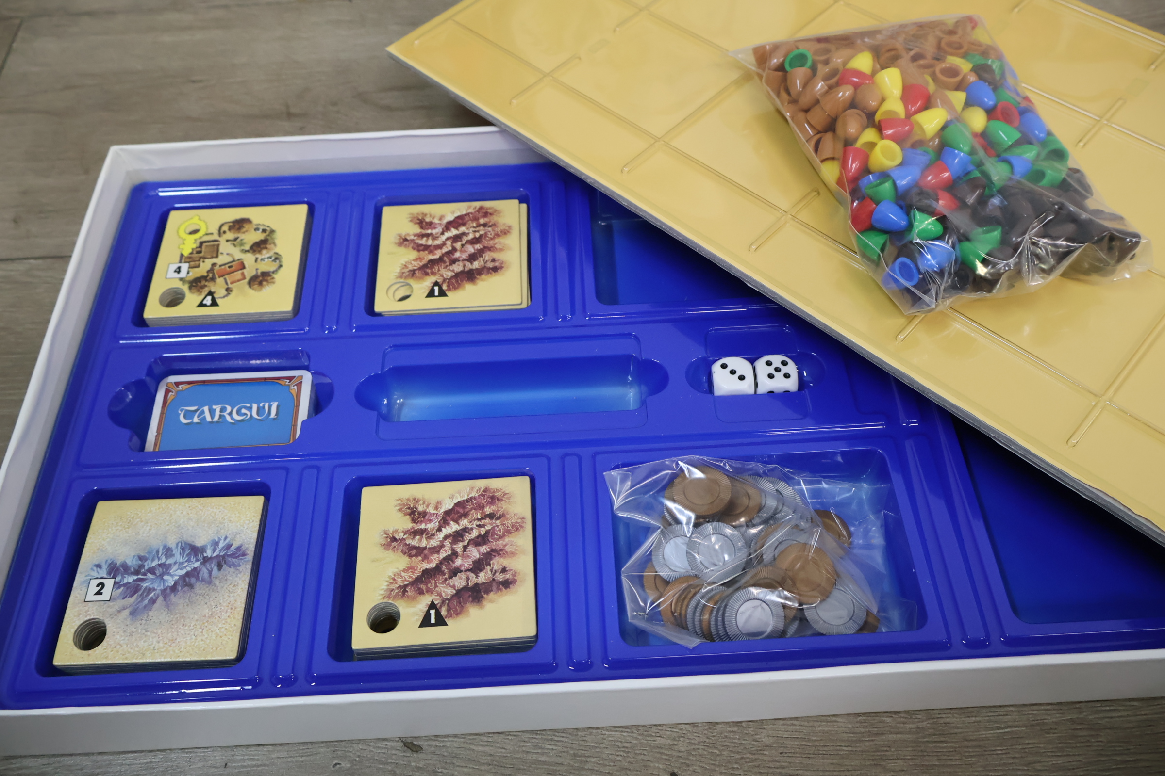 Stratego Original en Targui bordspellen met 200 spellendoos – foto 6 – kavel bij GSD Auctions, Zoeterwoude