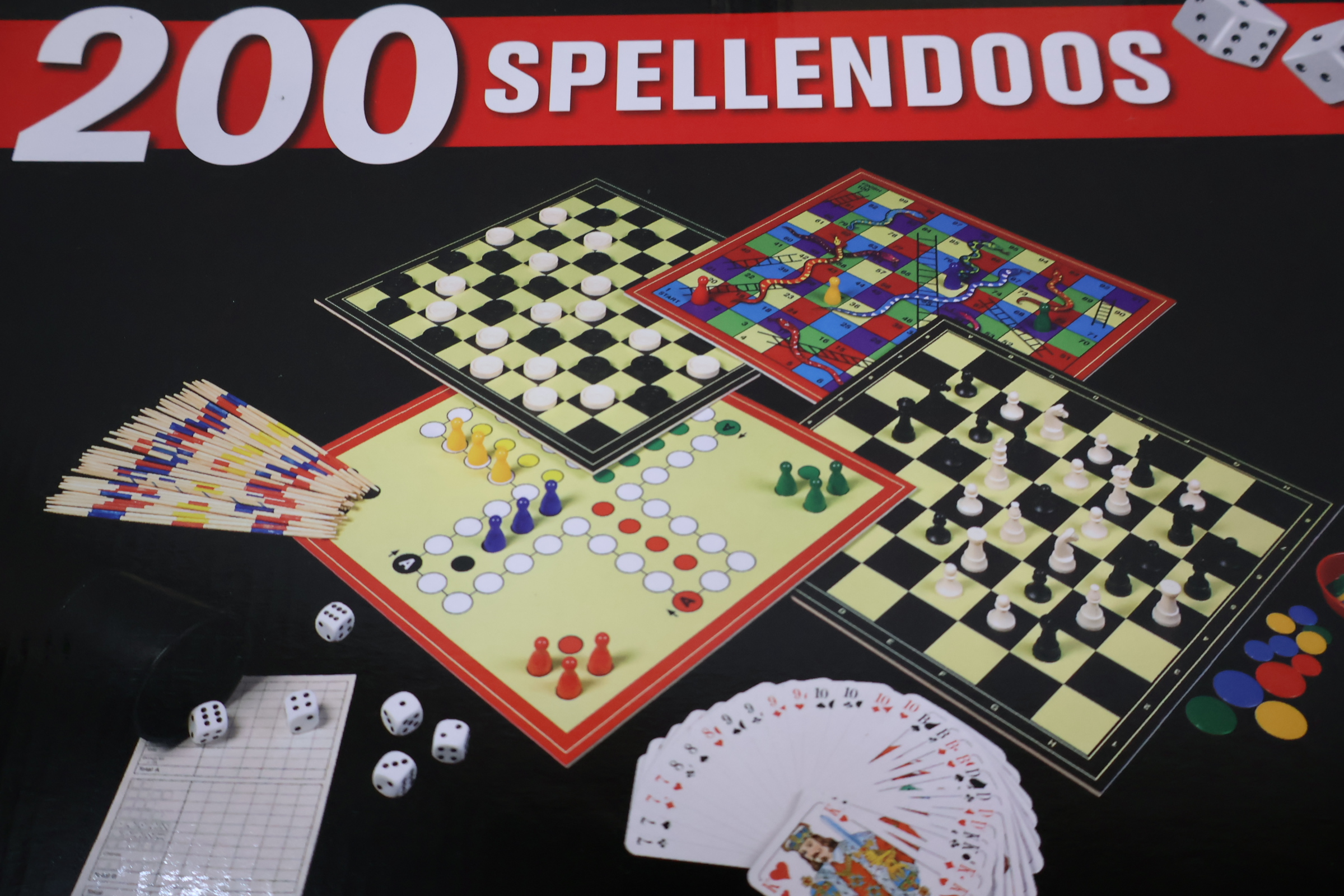 Stratego Original en Targui bordspellen met 200 spellendoos – foto 7 – kavel bij GSD Auctions, Zoeterwoude
