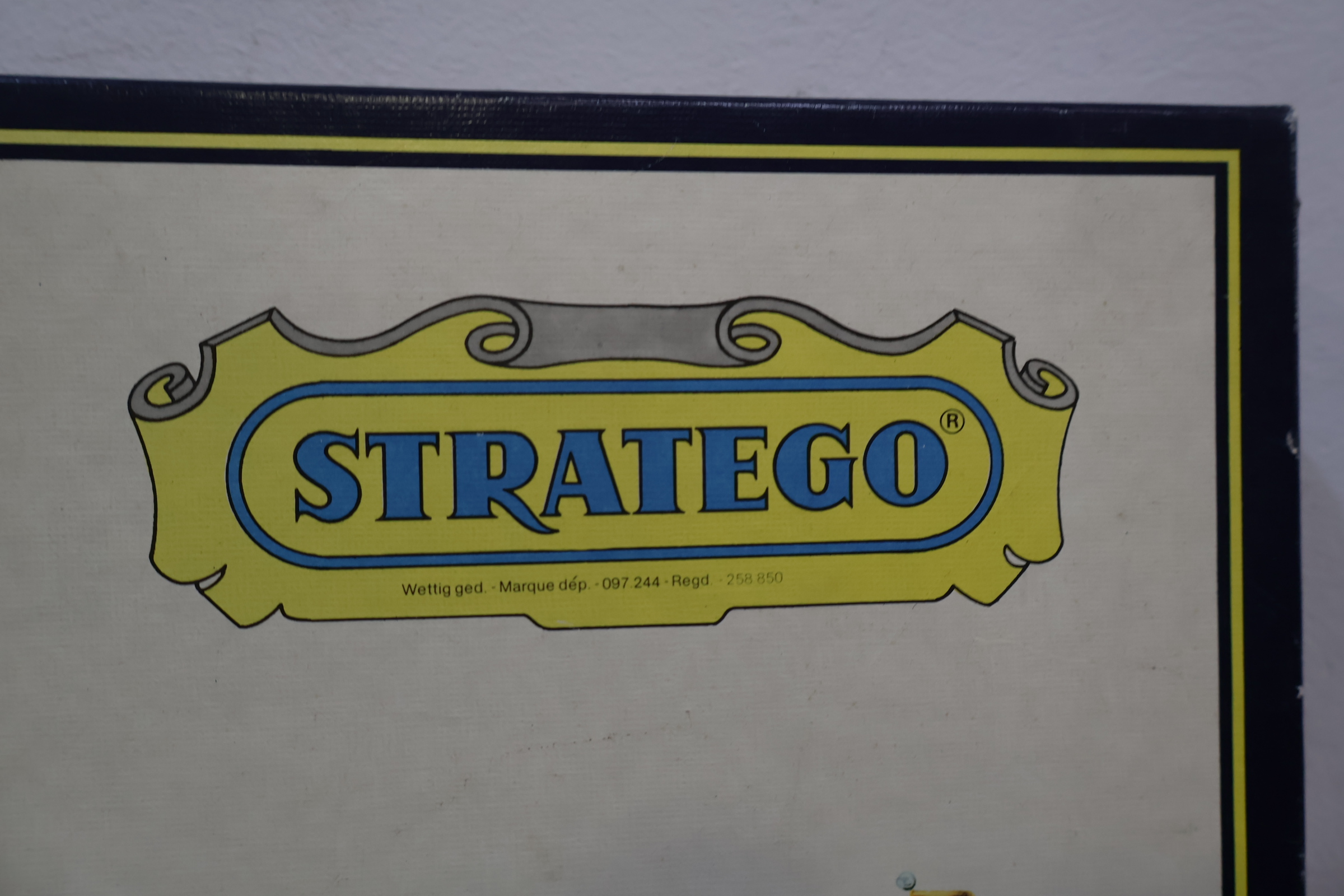 Stratego Original en Targui bordspellen met 200 spellendoos – foto 9 – kavel bij GSD Auctions, Zoeterwoude