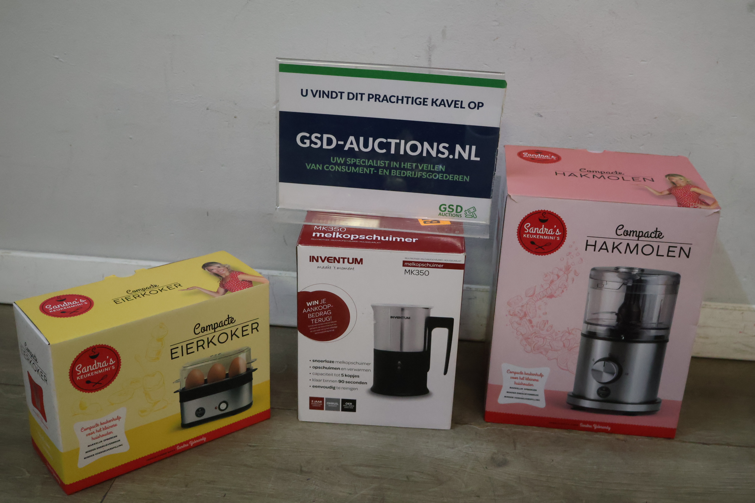 Inventum melkschuimer MK350 en Sandra's keukenmini's compacte eierkoker en hakmolen – foto 2 – kavel bij GSD Auctions, Zoeterwoude