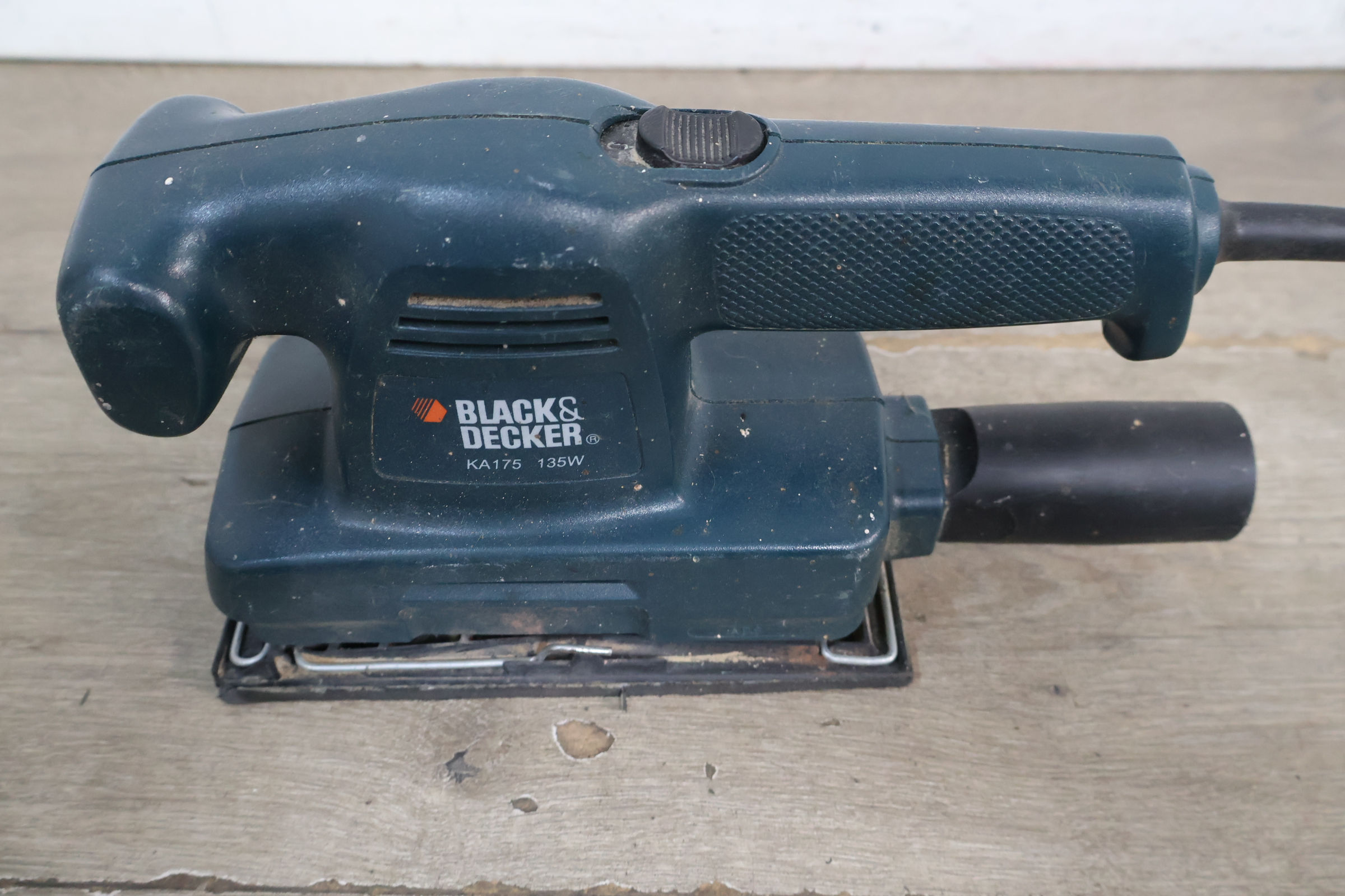 Black & Decker KA175 vlakschuurmachine – foto 6 – kavel bij GSD Auctions, Zoeterwoude