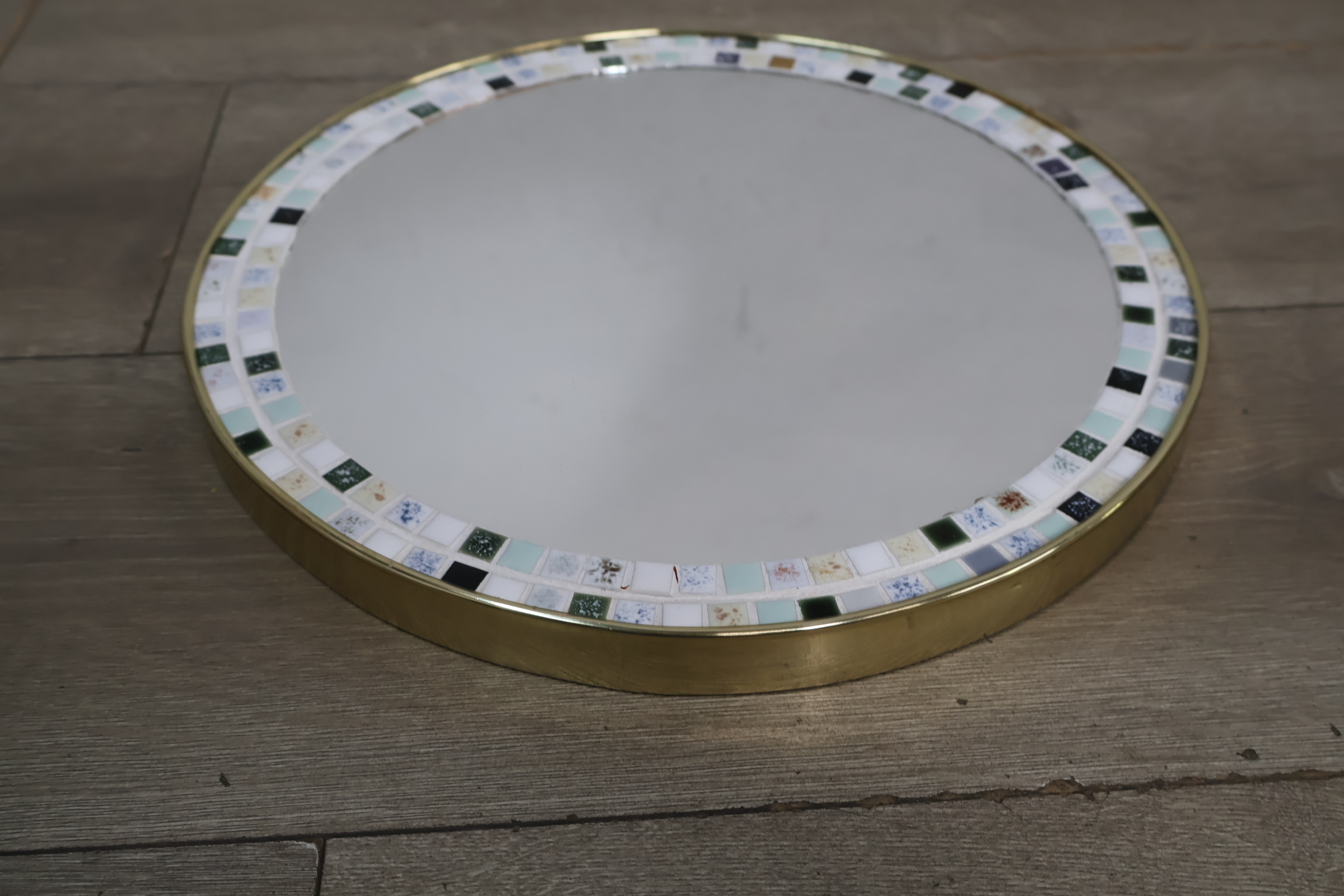 Ronde spiegel met mozaïekrand – foto 4 – kavel bij GSD Auctions, Zoeterwoude