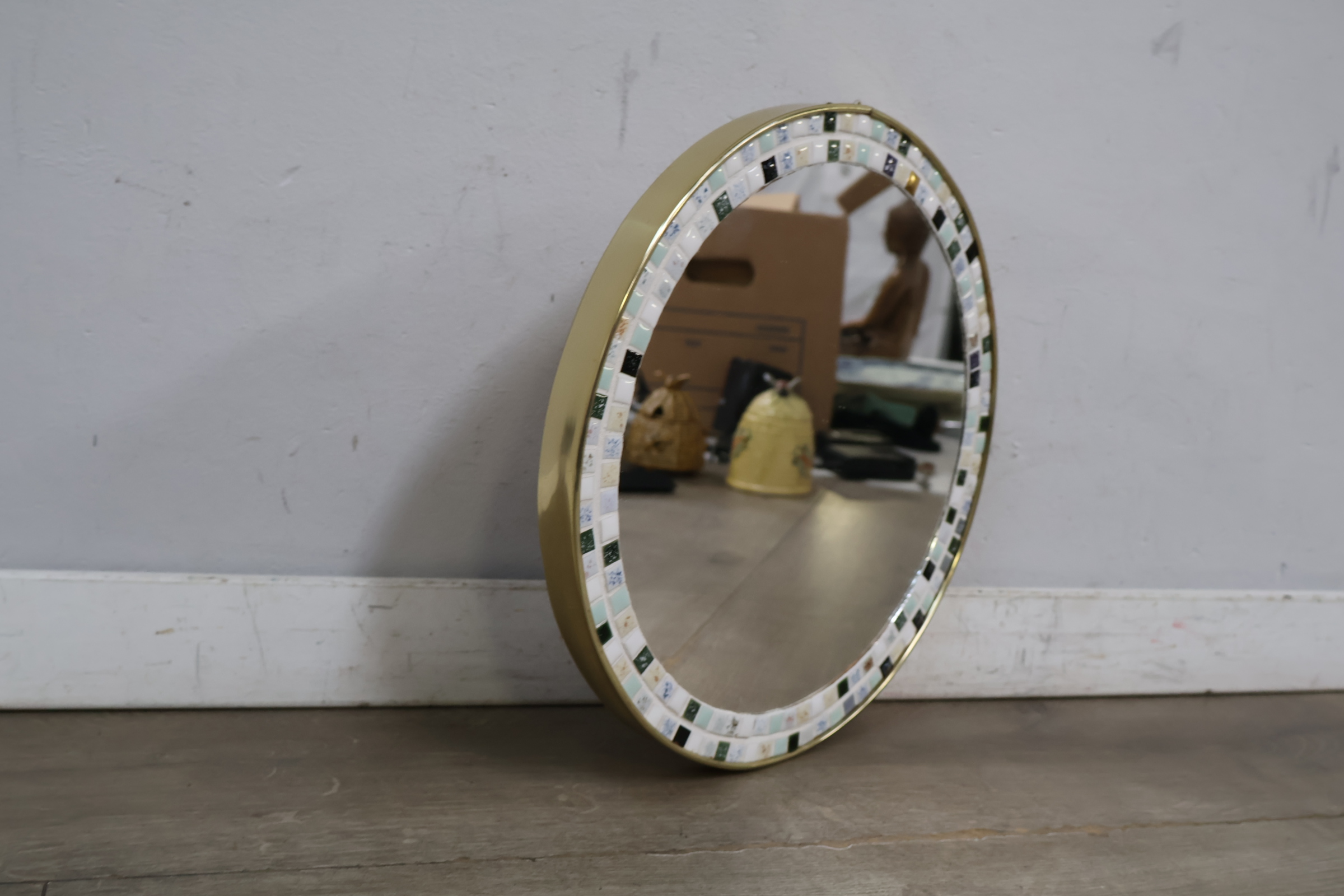 Ronde spiegel met mozaïekrand – foto 7 – kavel bij GSD Auctions, Zoeterwoude