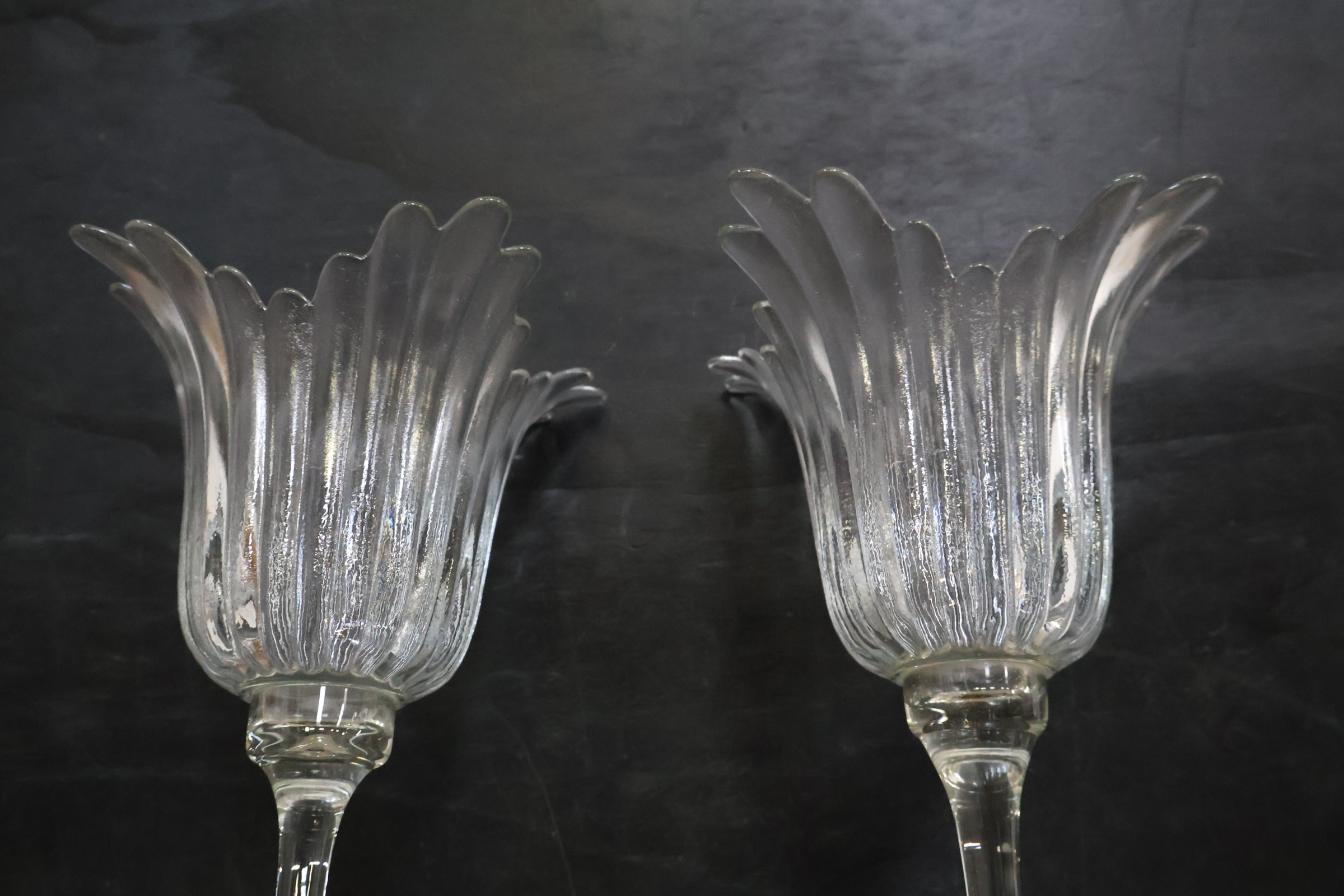 Set glazen kandelaren met bloemmotief – foto 8 – kavel bij GSD Auctions, Zoeterwoude