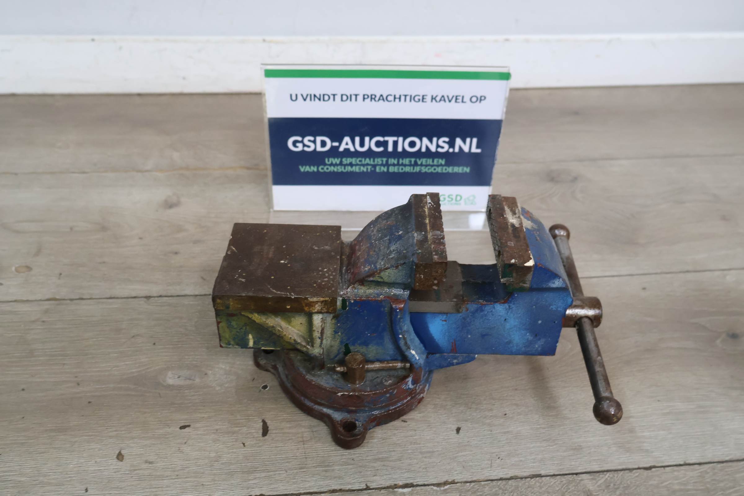Bankklem bankschroef blauw metalen werkbankklem – foto 2 – kavel bij GSD Auctions, Zoeterwoude