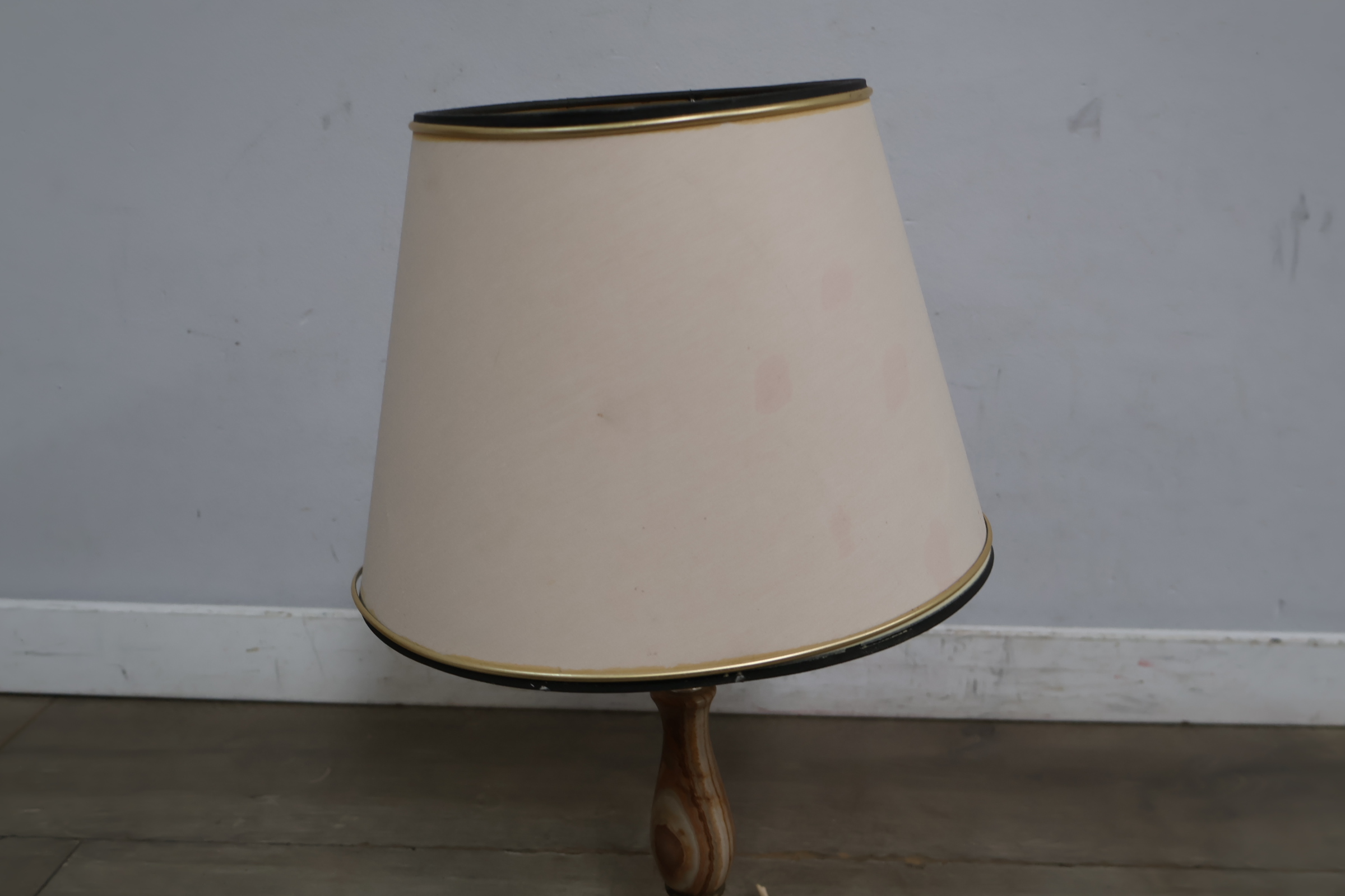 Vintage tafellamp met marmeren voet – foto 5 – kavel bij GSD Auctions, Zoeterwoude