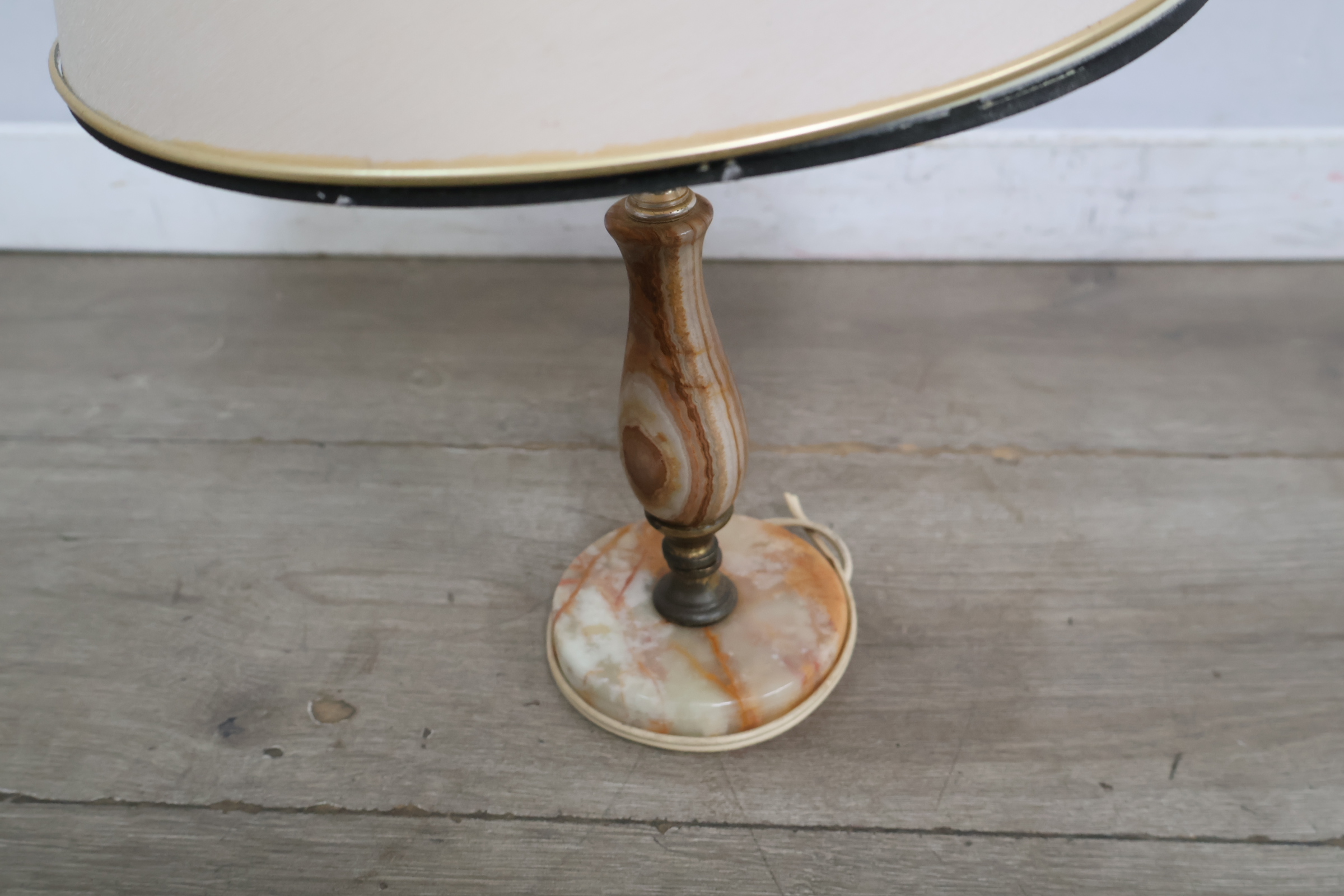 Vintage tafellamp met marmeren voet – foto 7 – kavel bij GSD Auctions, Zoeterwoude