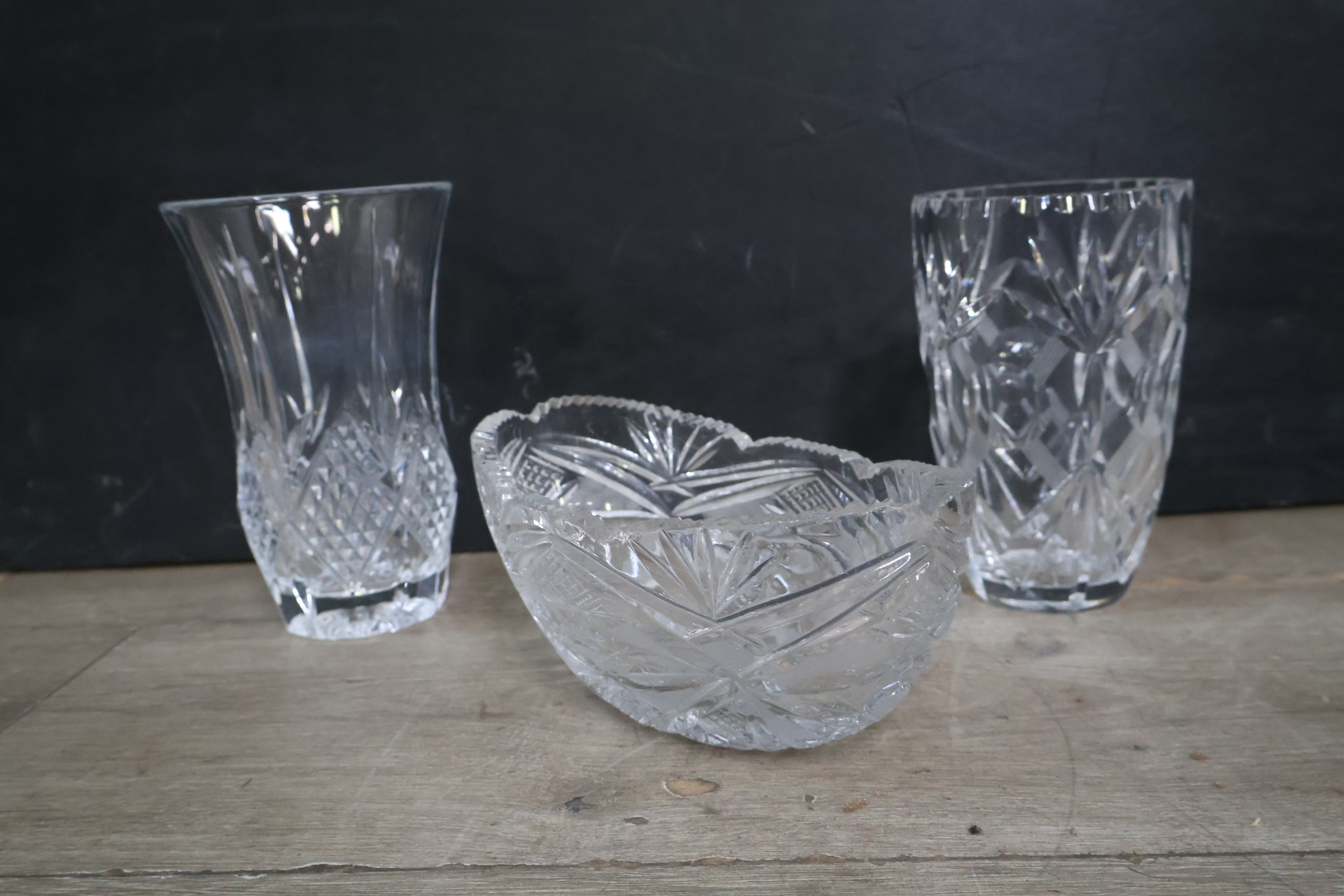 Set geslepen kristallen vazen en schaaltjes – foto 10 – kavel bij GSD Auctions, Zoeterwoude