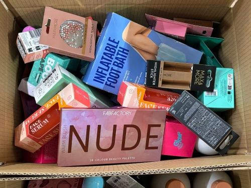 50 stuks cosmetica en verzorging -alles is nieuw -mixdoos – foto 2 – kavel bij GSD Auctions, Zoeterwoude
