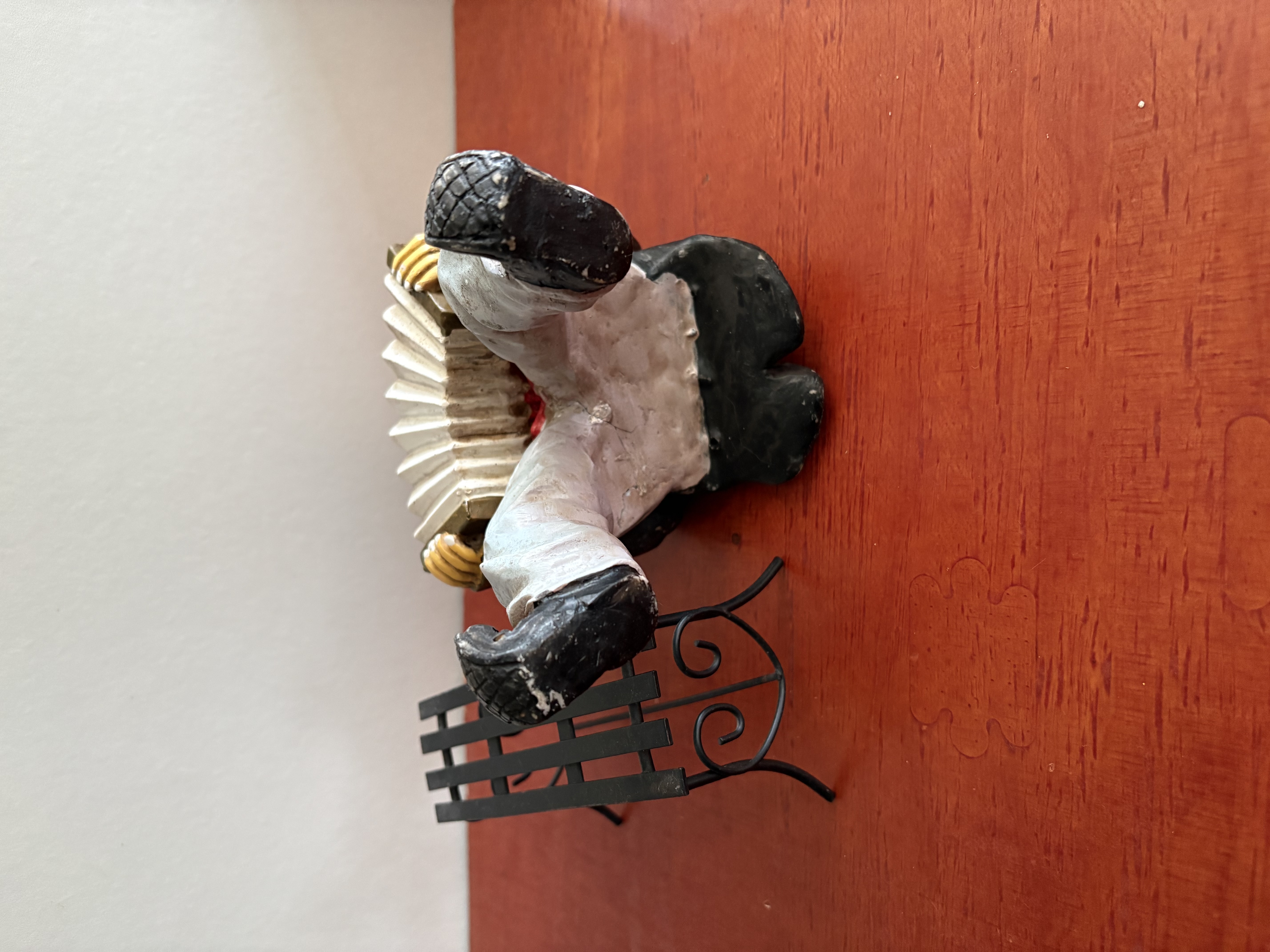 Clown met accordeon kunststof – foto 4 – kavel bij GSD Auctions, Zoeterwoude