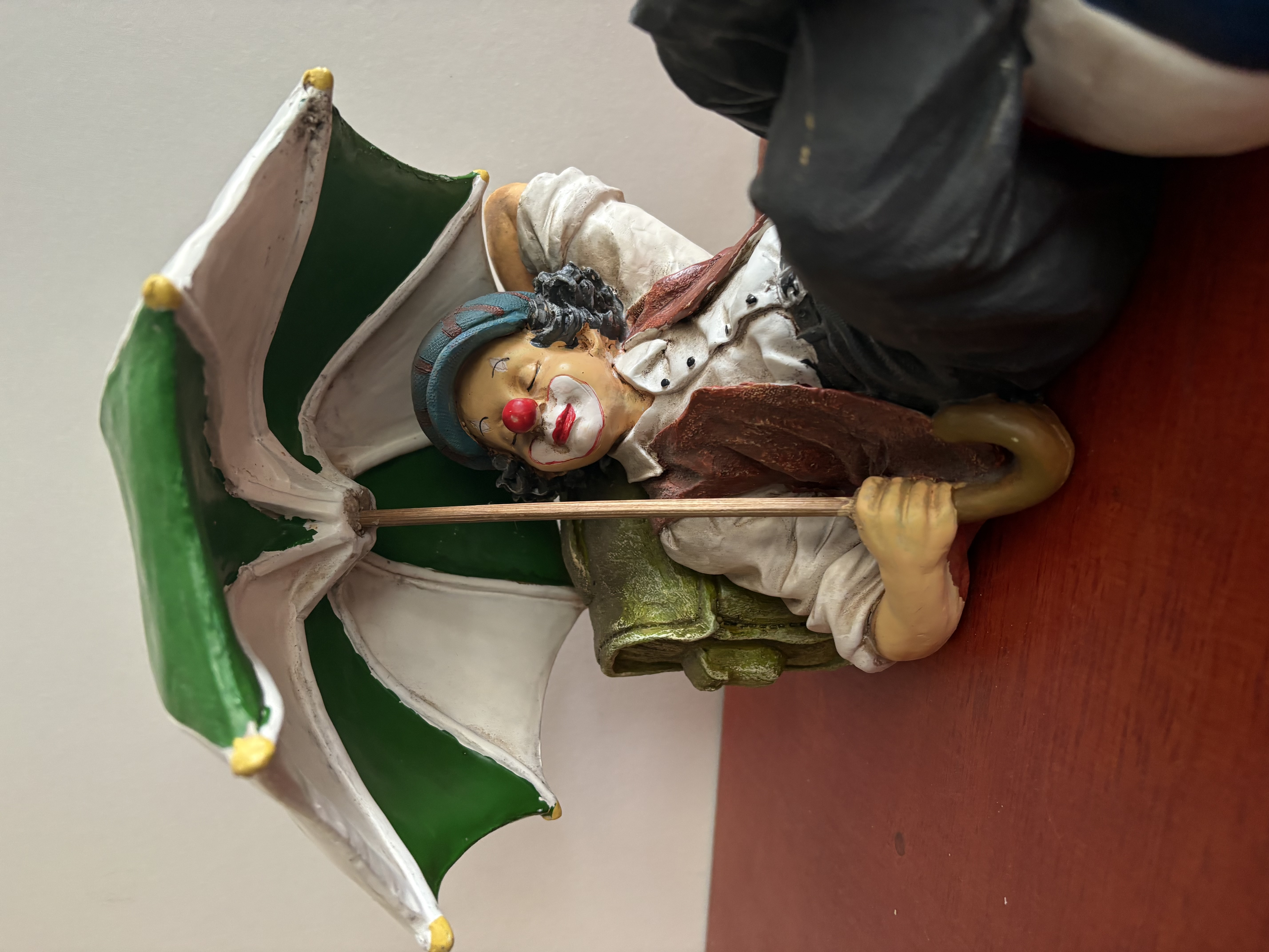 Clown met paraplu kunststof – foto 5 – kavel bij GSD Auctions, Zoeterwoude