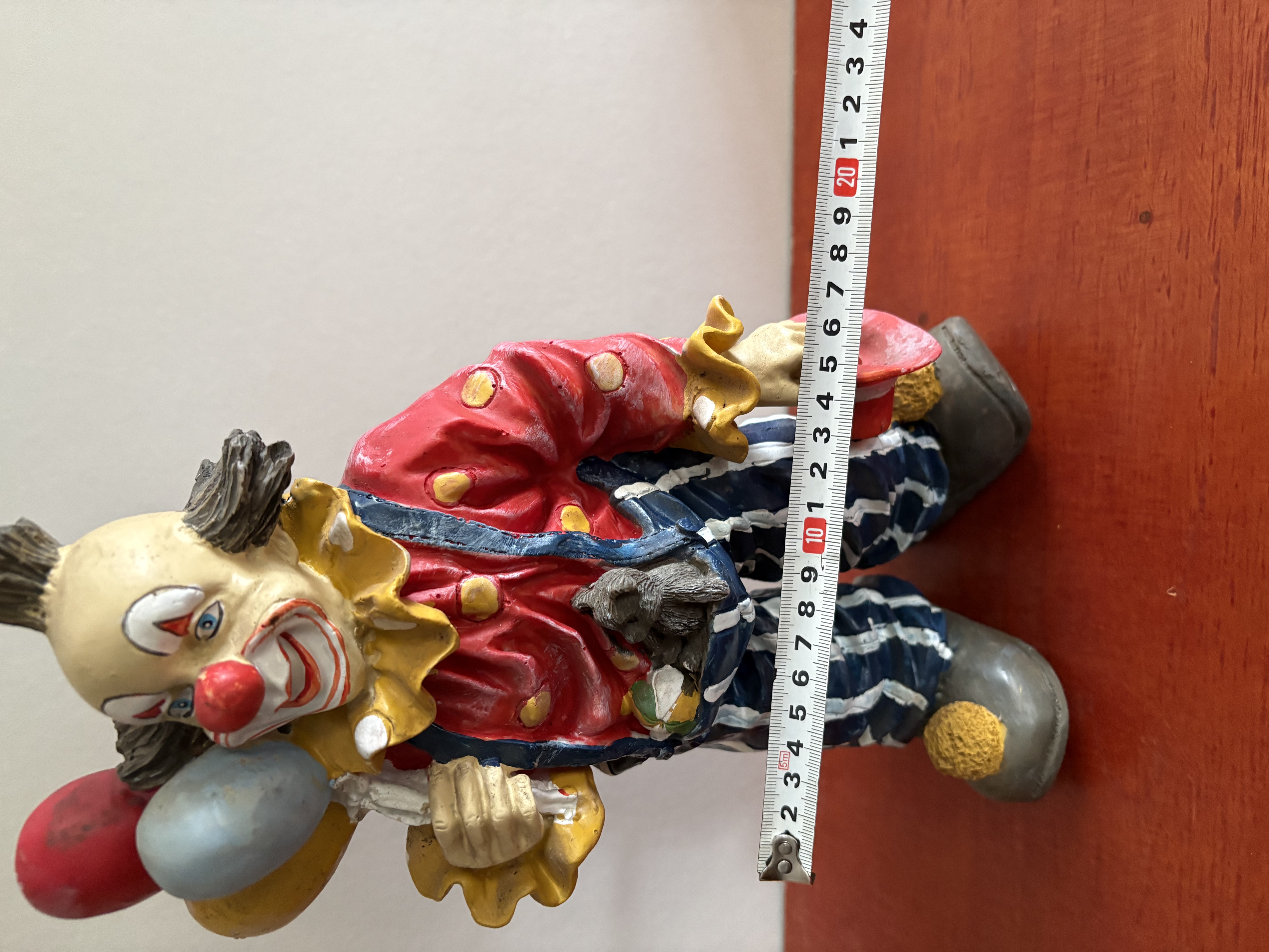 Clown met ballonnen kunststof – foto 3 – kavel bij GSD Auctions, Zoeterwoude