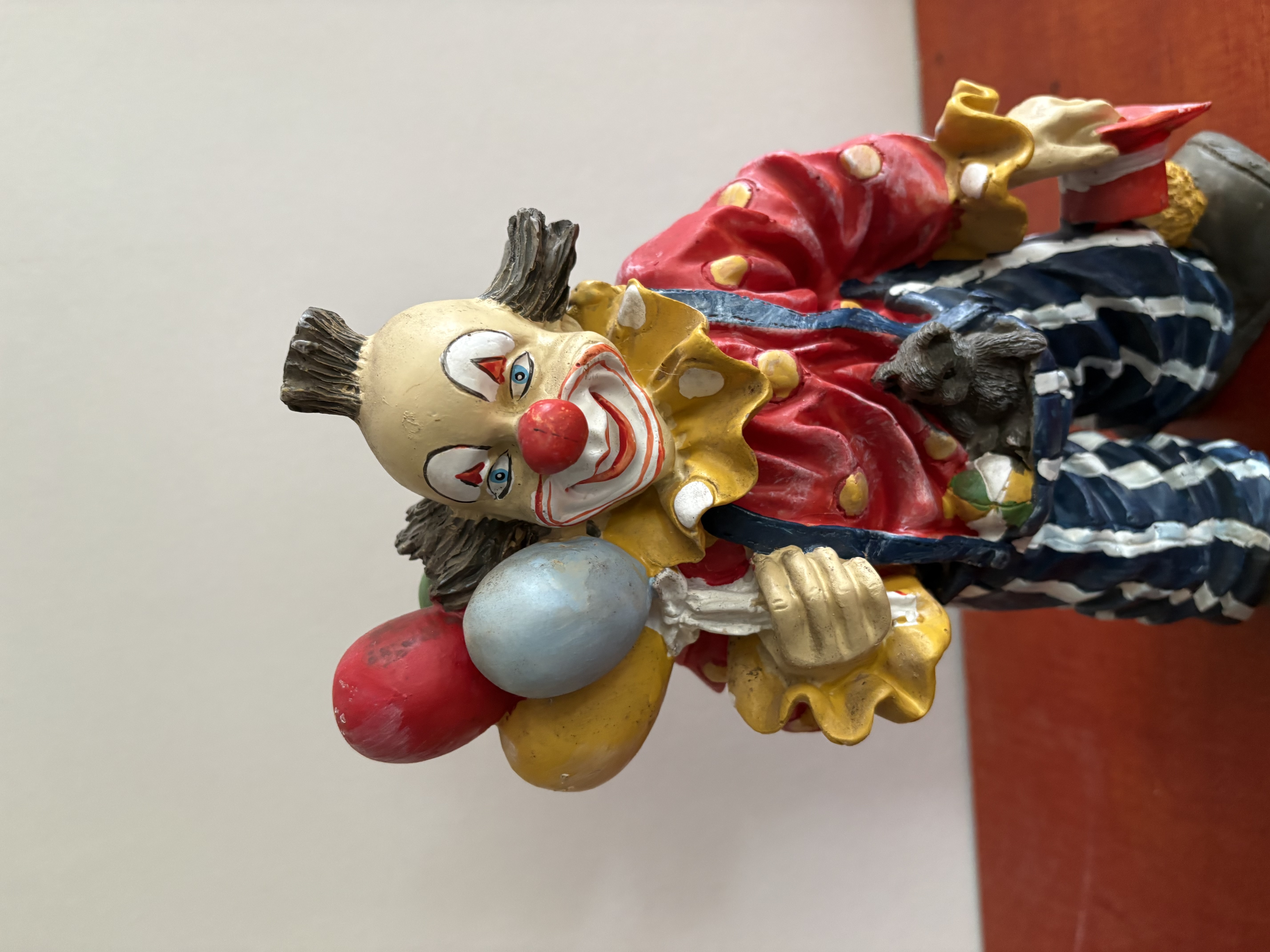 Clown met ballonnen kunststof – foto 6 – kavel bij GSD Auctions, Zoeterwoude