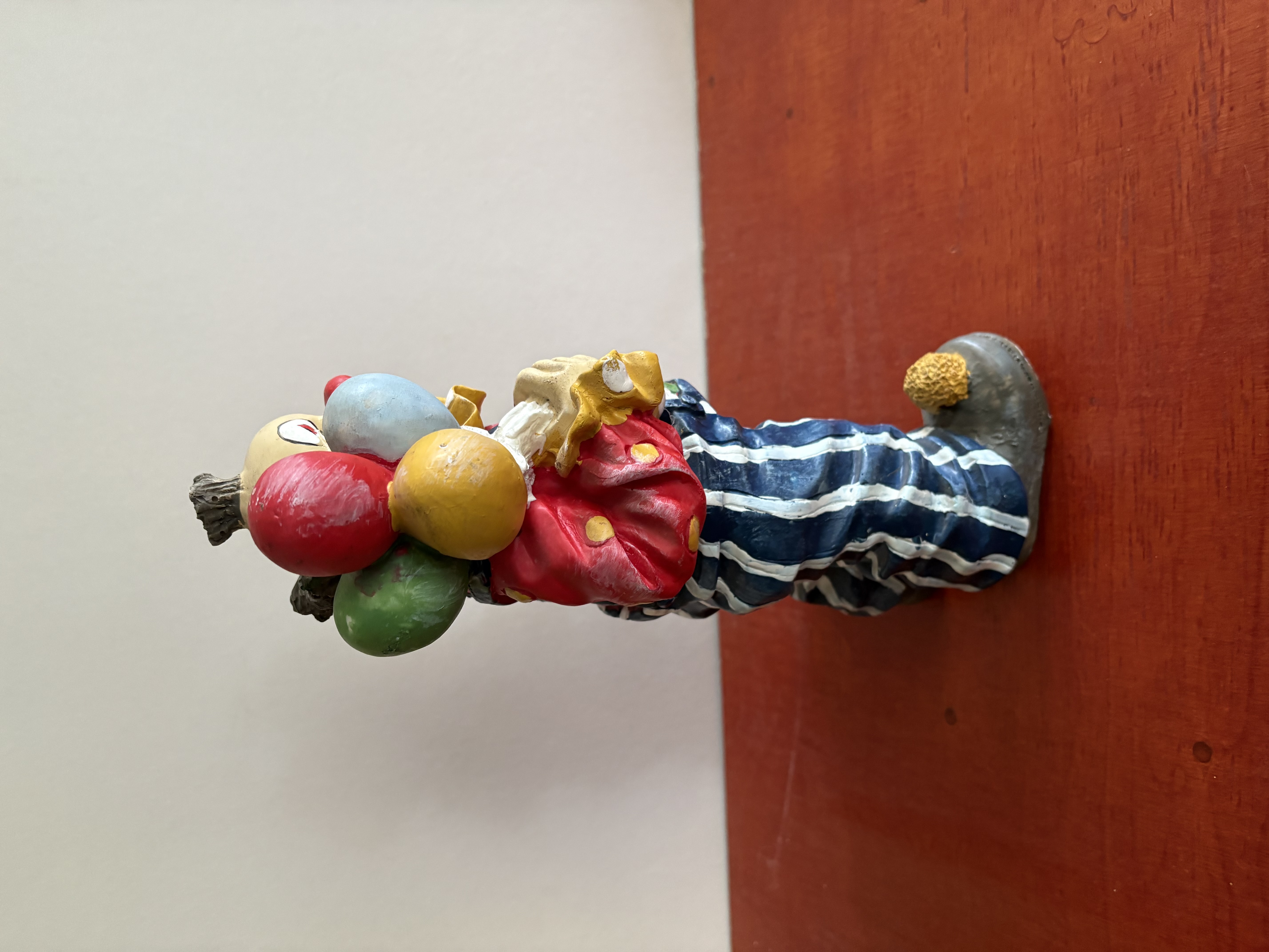 Clown met ballonnen kunststof – foto 10 – kavel bij GSD Auctions, Zoeterwoude