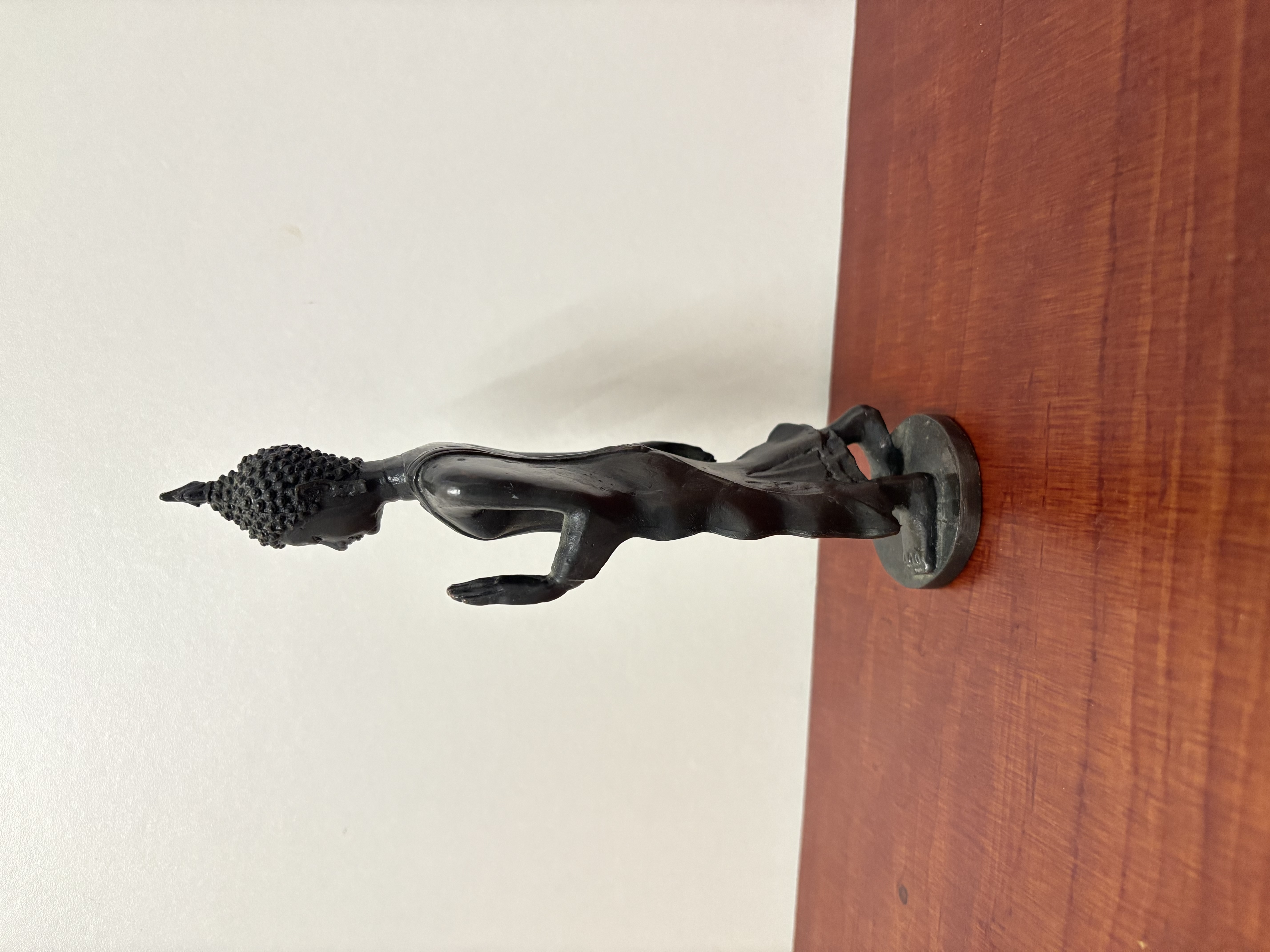 Bronzen Boeddhabeeld "wandelende Boeddah – foto 4 – kavel bij GSD Auctions, Zoeterwoude