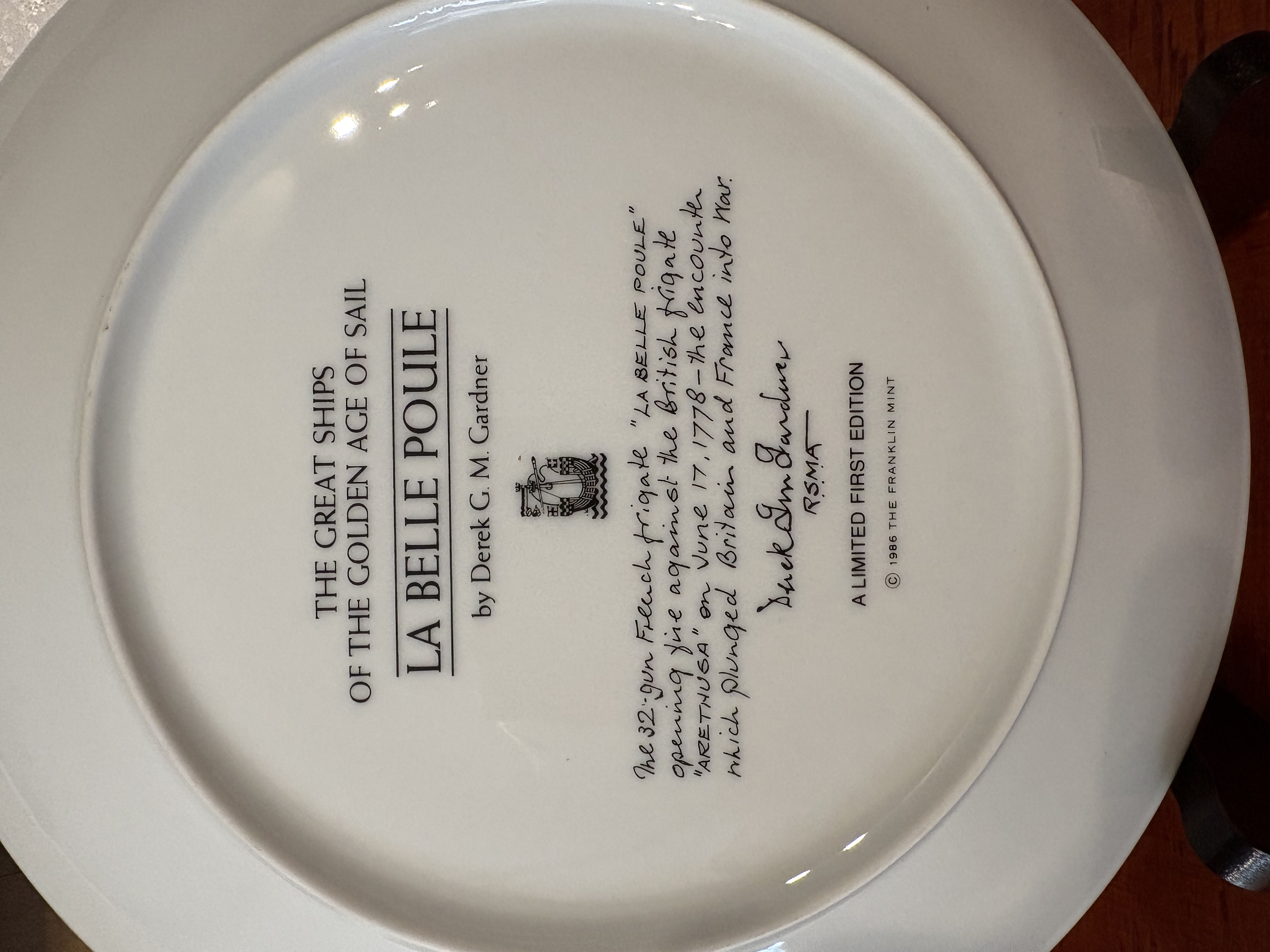 The Franklin Mint Schip wandbord "La Belle Poule" – foto 6 – kavel bij GSD Auctions, Zoeterwoude