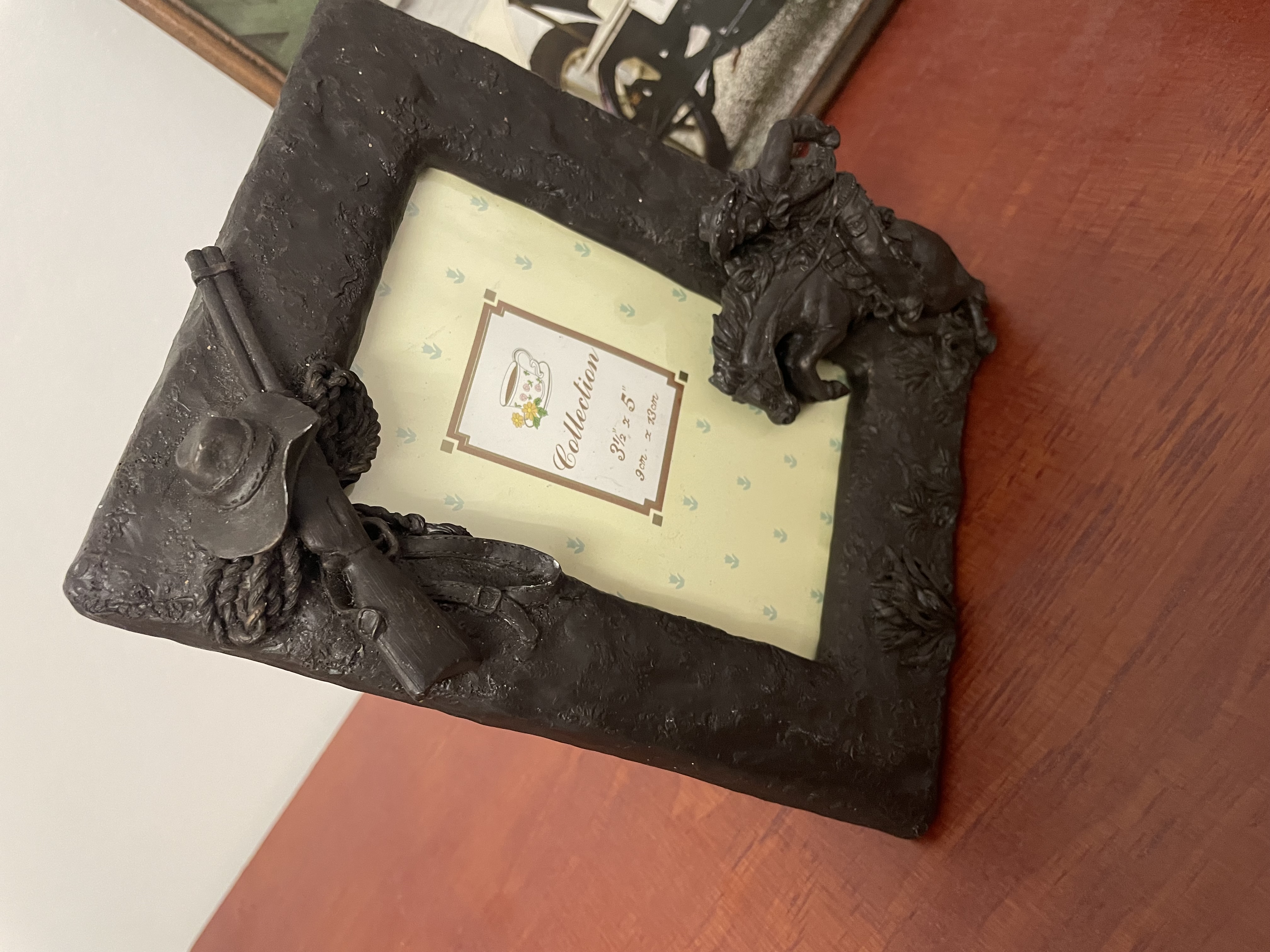 Foto lijst cowboy oude auto print en schoen als bloempot – foto 3 – kavel bij GSD Auctions, Zoeterwoude