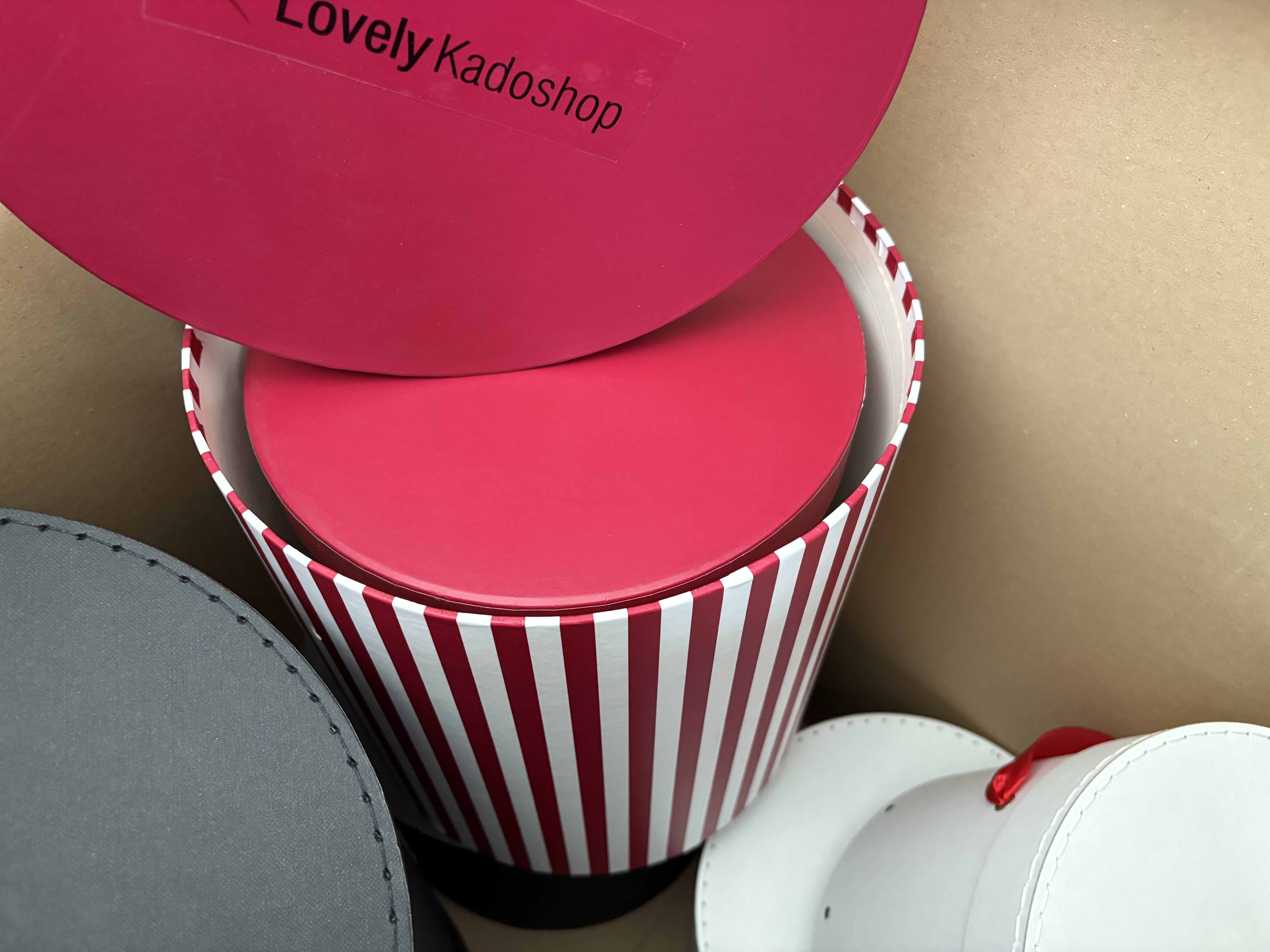 Verassing dozen met deksel – foto 6 – kavel bij GSD Auctions, Zoeterwoude