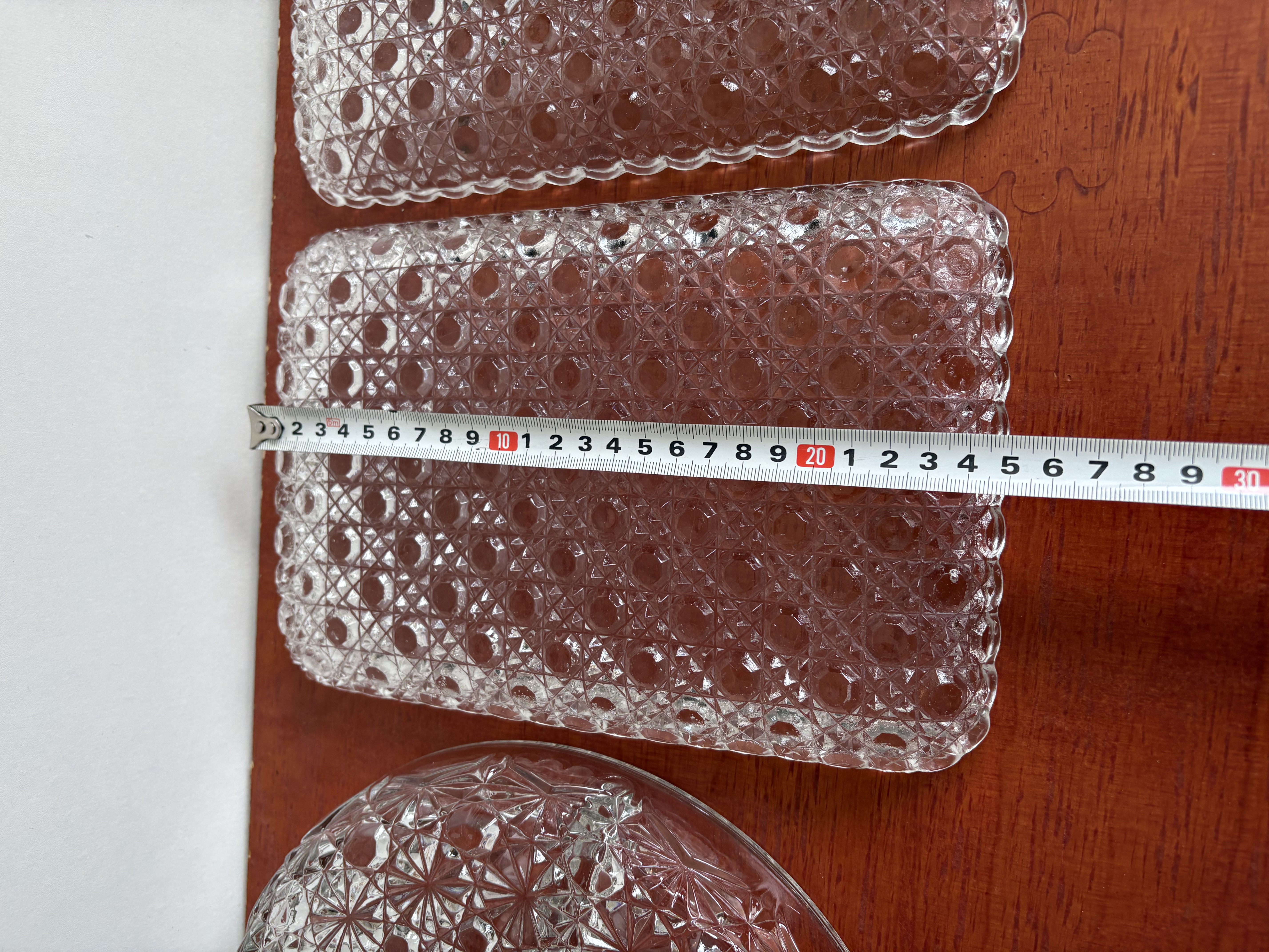 2 gebak schaal en een bonbon schaal van kristal – foto 7 – kavel bij GSD Auctions, Zoeterwoude
