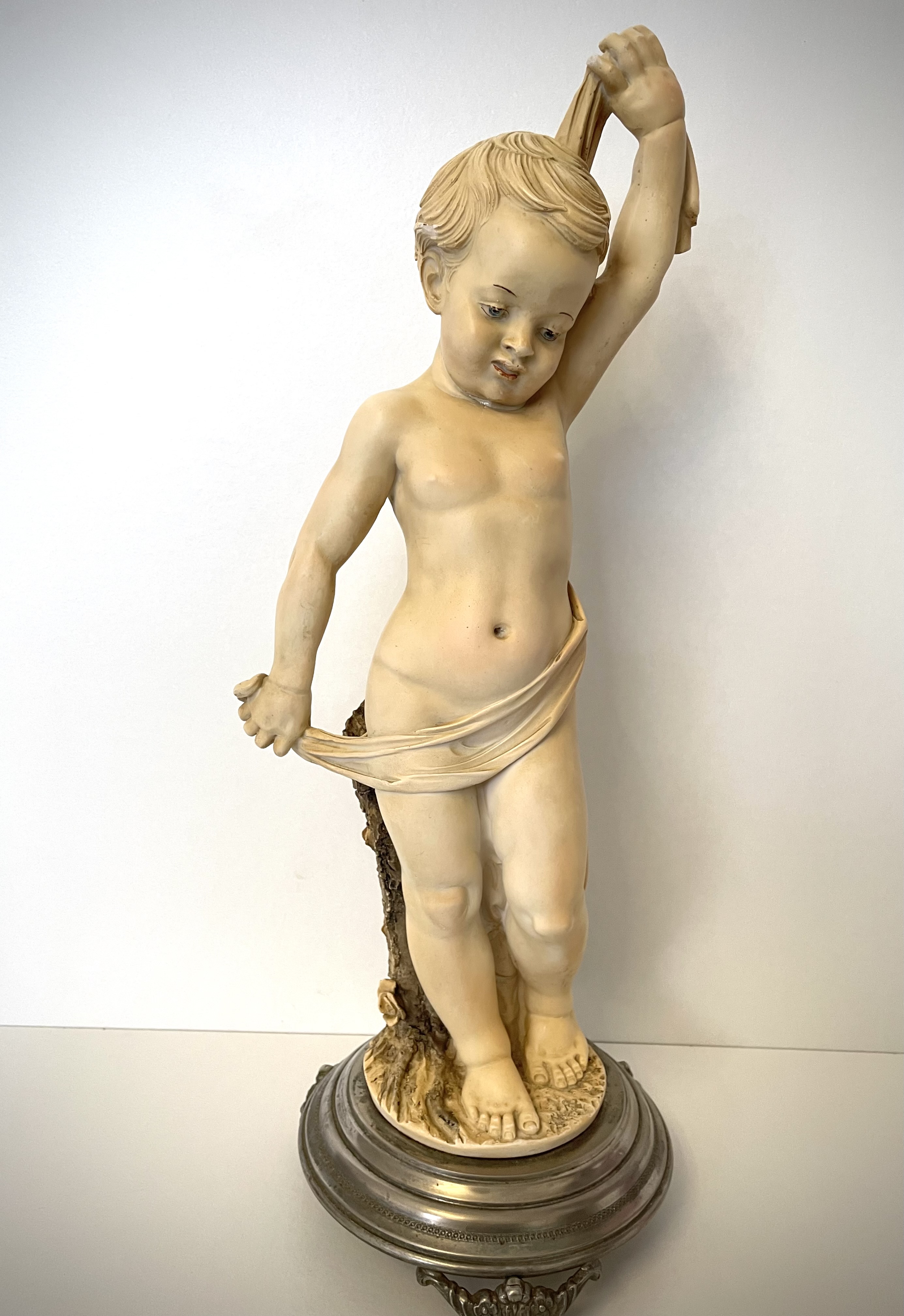 Beeld van een jongen Gesigneerd Capodimonte – foto 6 – kavel bij GSD Auctions, Zoeterwoude