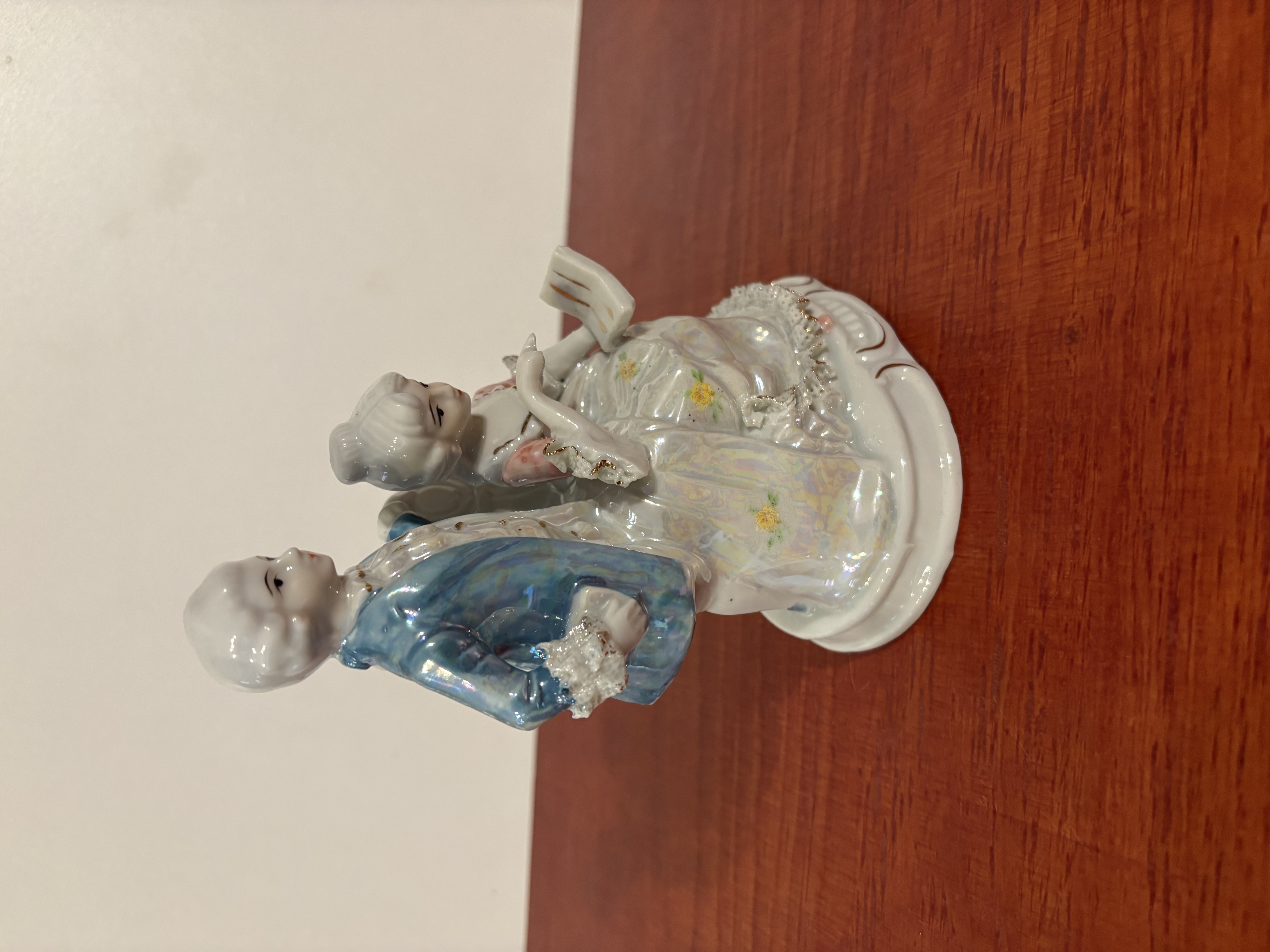 Keramieken Beeldjes Nummer 16 Rococo koppel – foto 4 – kavel bij GSD Auctions, Zoeterwoude