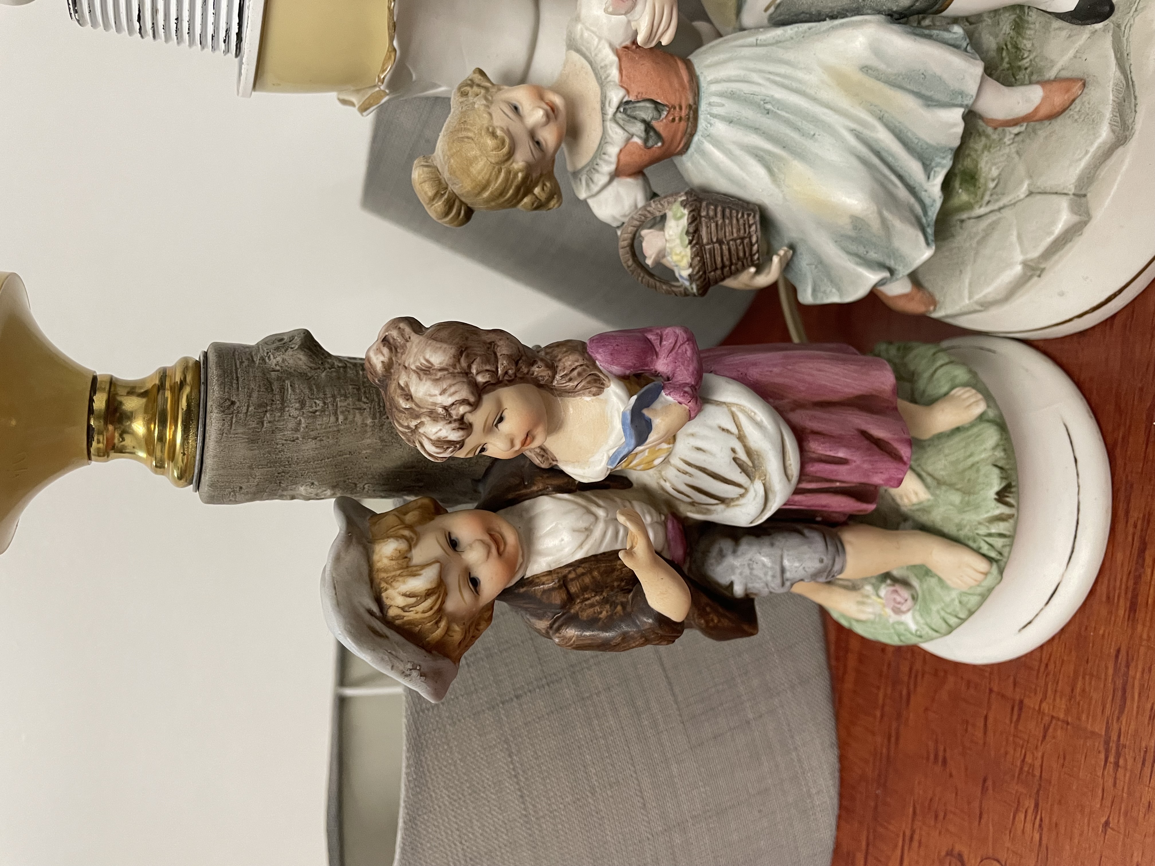 2 kleine tafellamp met lampenkapen van Duitse fabriek – foto 3 – kavel bij GSD Auctions, Zoeterwoude