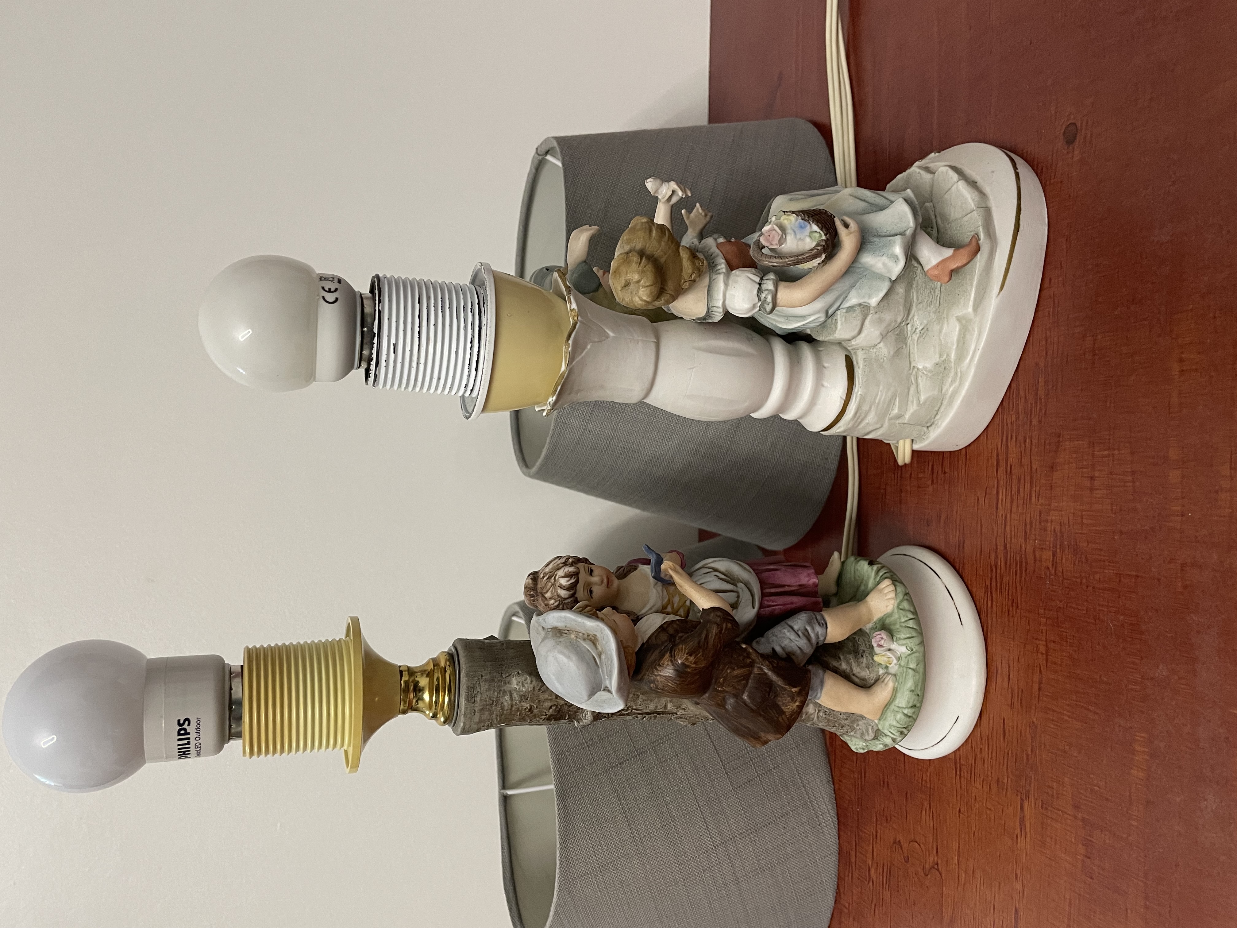 2 kleine tafellamp met lampenkapen van Duitse fabriek – foto 6 – kavel bij GSD Auctions, Zoeterwoude