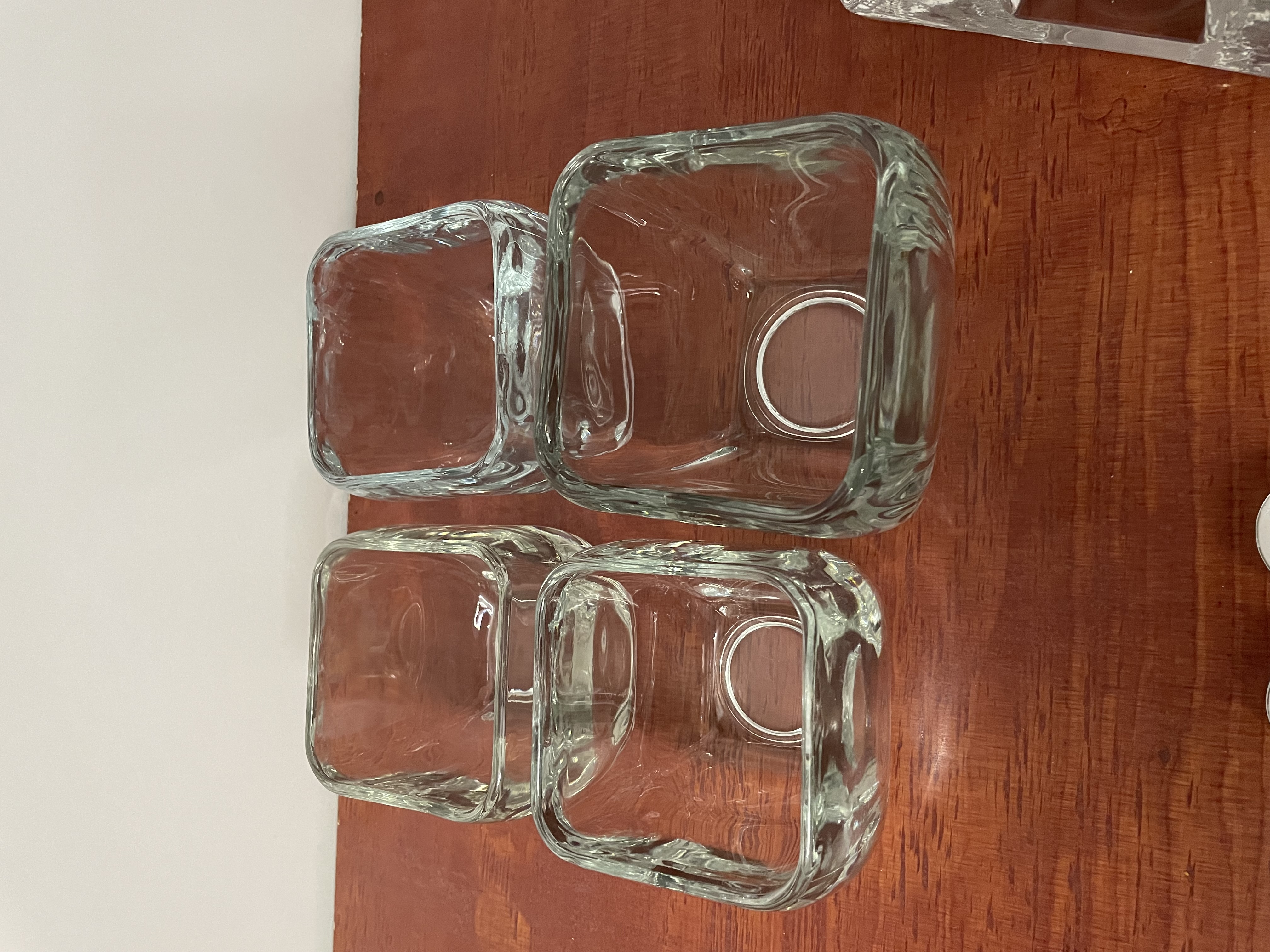 Kaars houder en bloempotten hele zware glaswerk – foto 5 – kavel bij GSD Auctions, Zoeterwoude