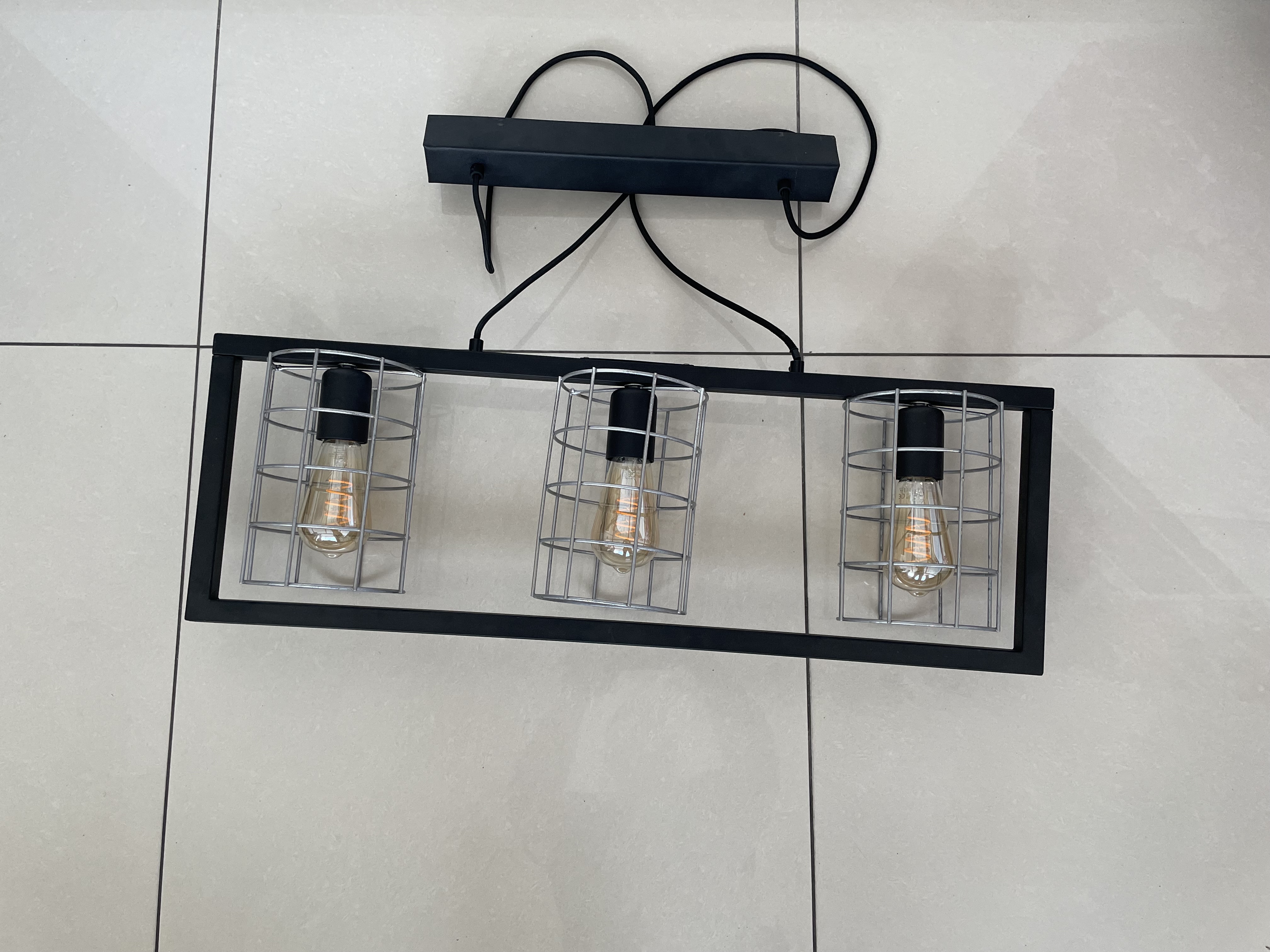 Design hanglamp inclusief ledverlichting – foto 2 – kavel bij GSD Auctions, Zoeterwoude