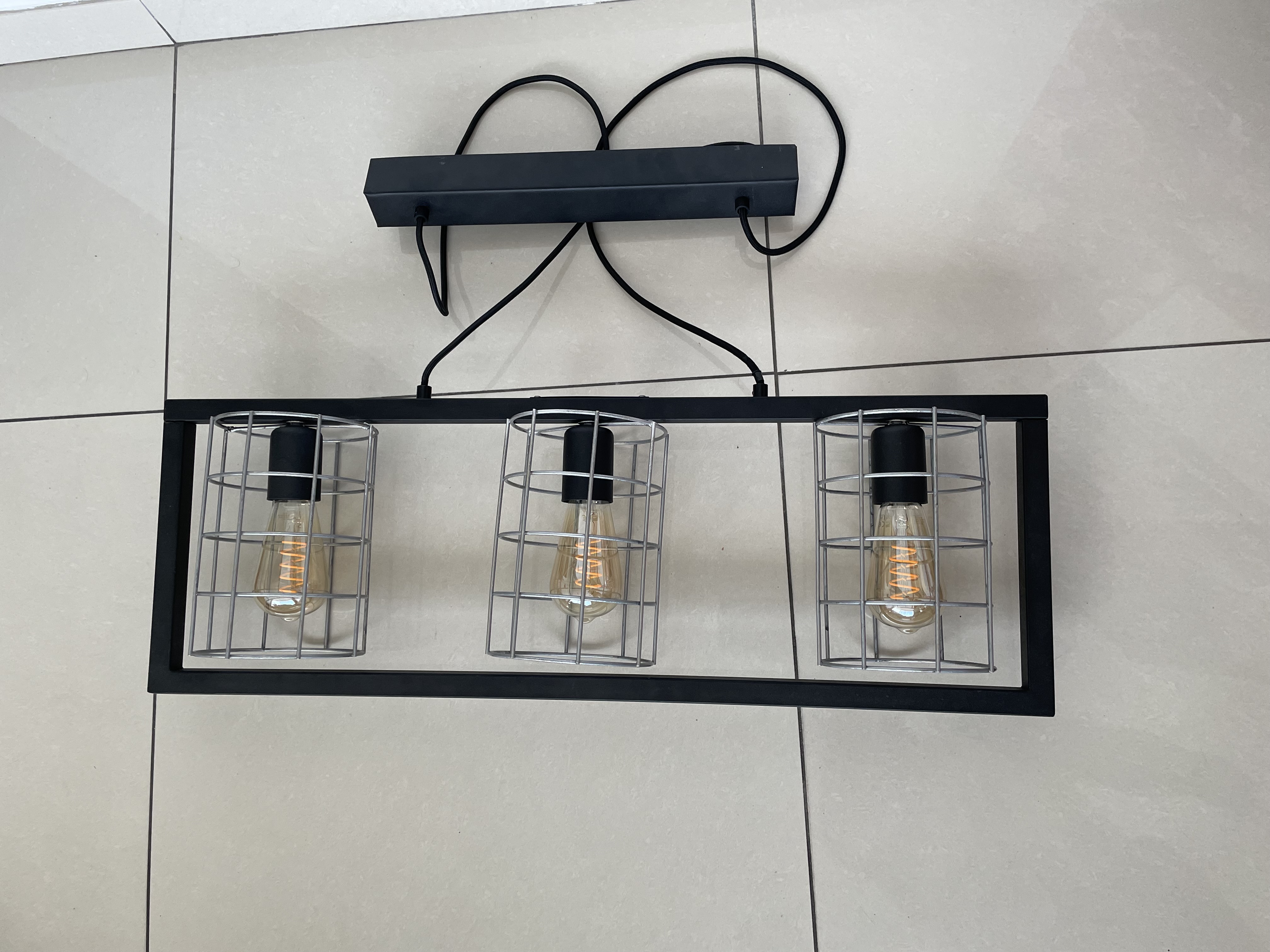 Design hanglamp inclusief ledverlichting – foto 9 – kavel bij GSD Auctions, Zoeterwoude