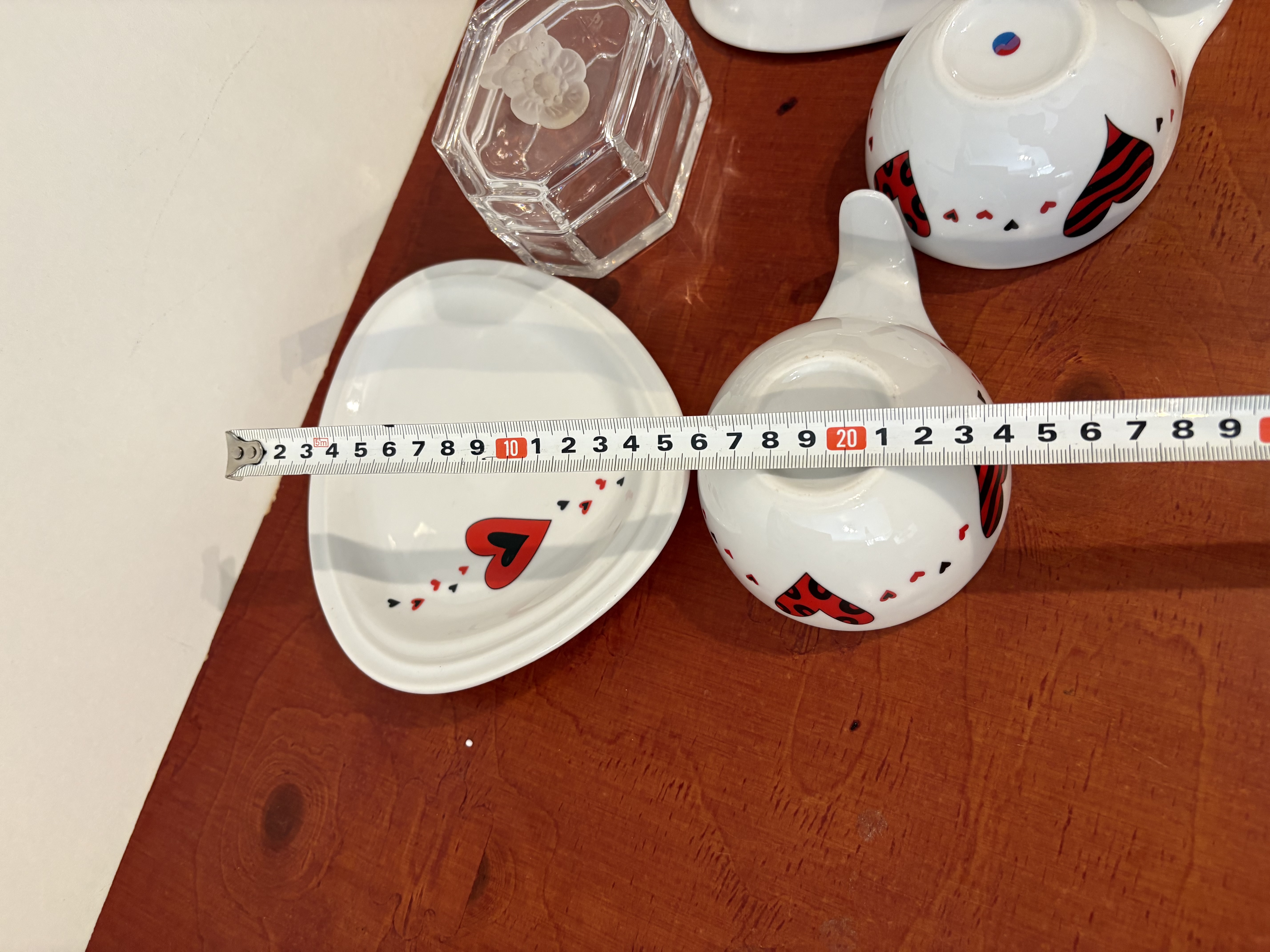 2 design kopjes en kristalen bonbonnière – foto 7 – kavel bij GSD Auctions, Zoeterwoude