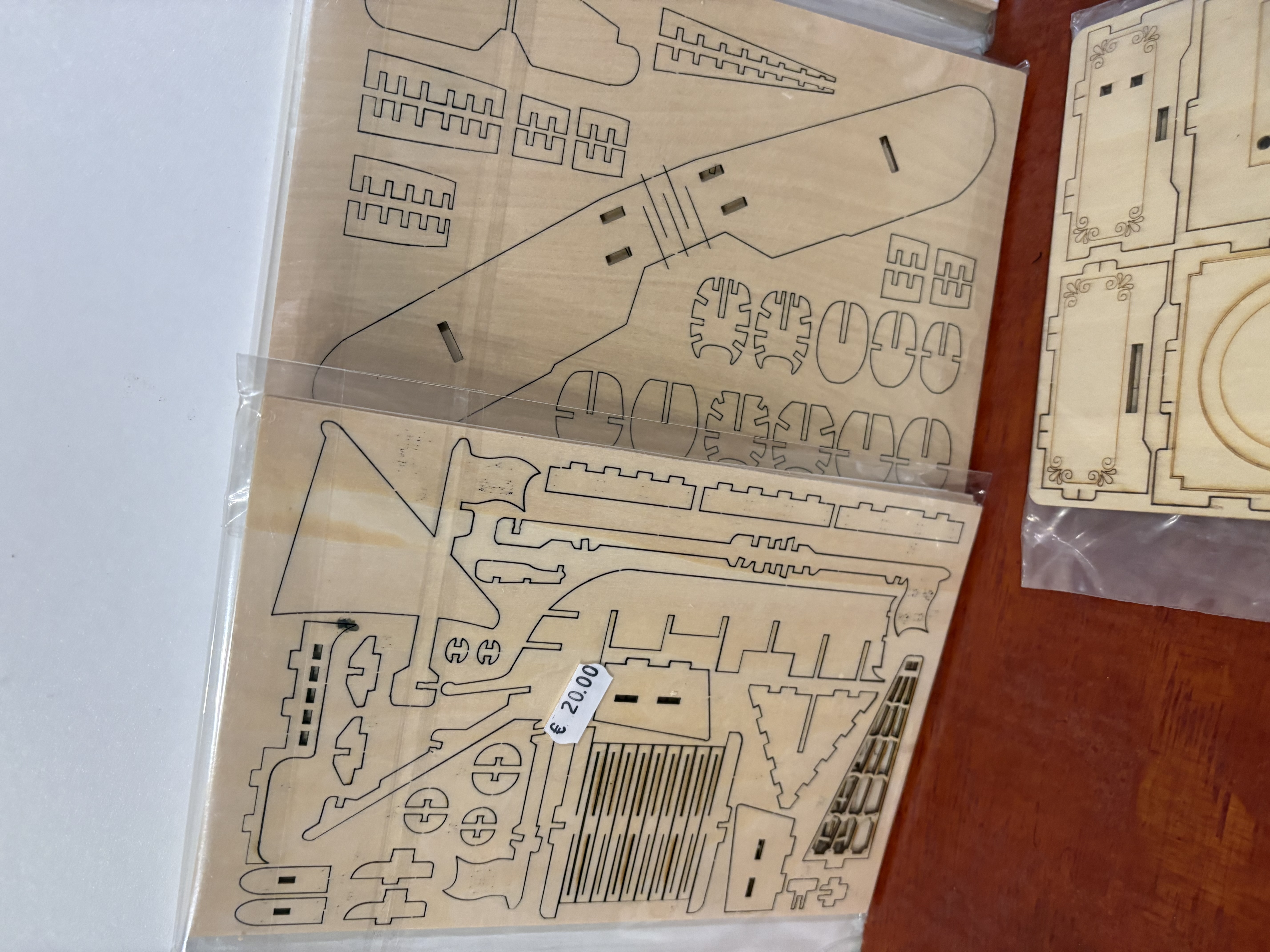 Houten 3D puzzels 4 stuks nieuwe – foto 4 – kavel bij GSD Auctions, Zoeterwoude