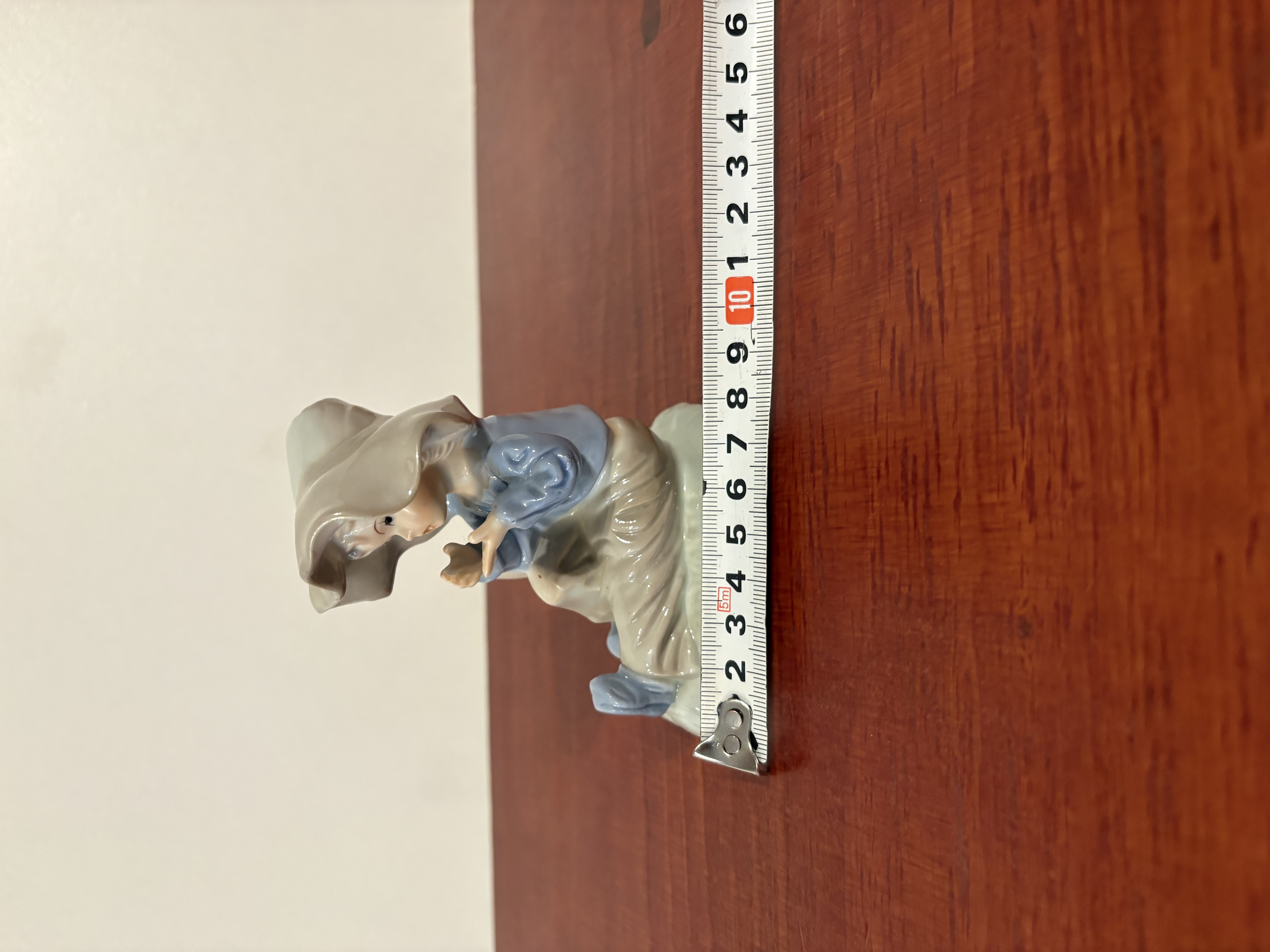 Keramieken Beeldjes Nummer 9, zittende jonge Lladro – foto 5 – kavel bij GSD Auctions, Zoeterwoude