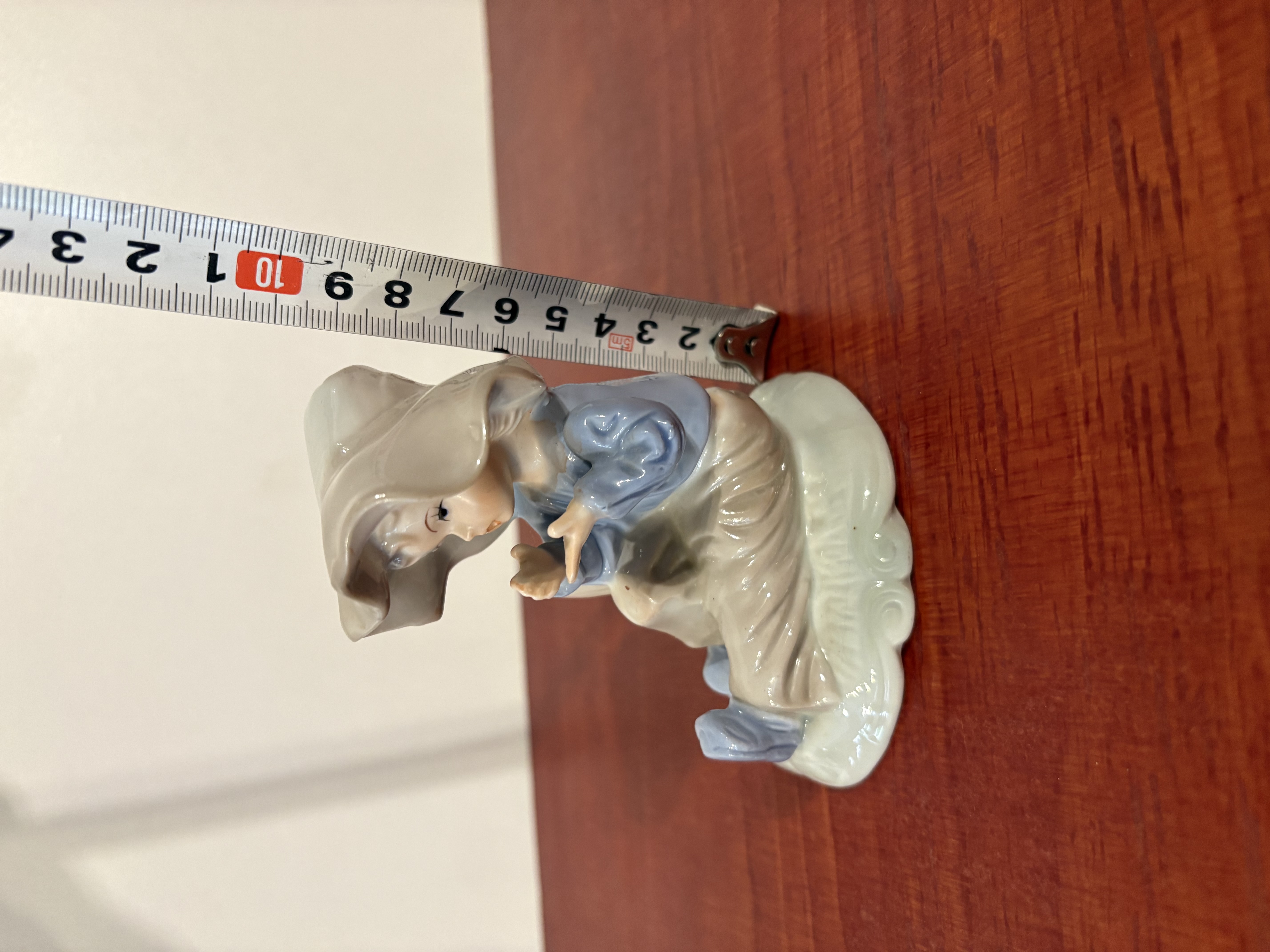Keramieken Beeldjes Nummer 9, zittende jonge Lladro – foto 6 – kavel bij GSD Auctions, Zoeterwoude