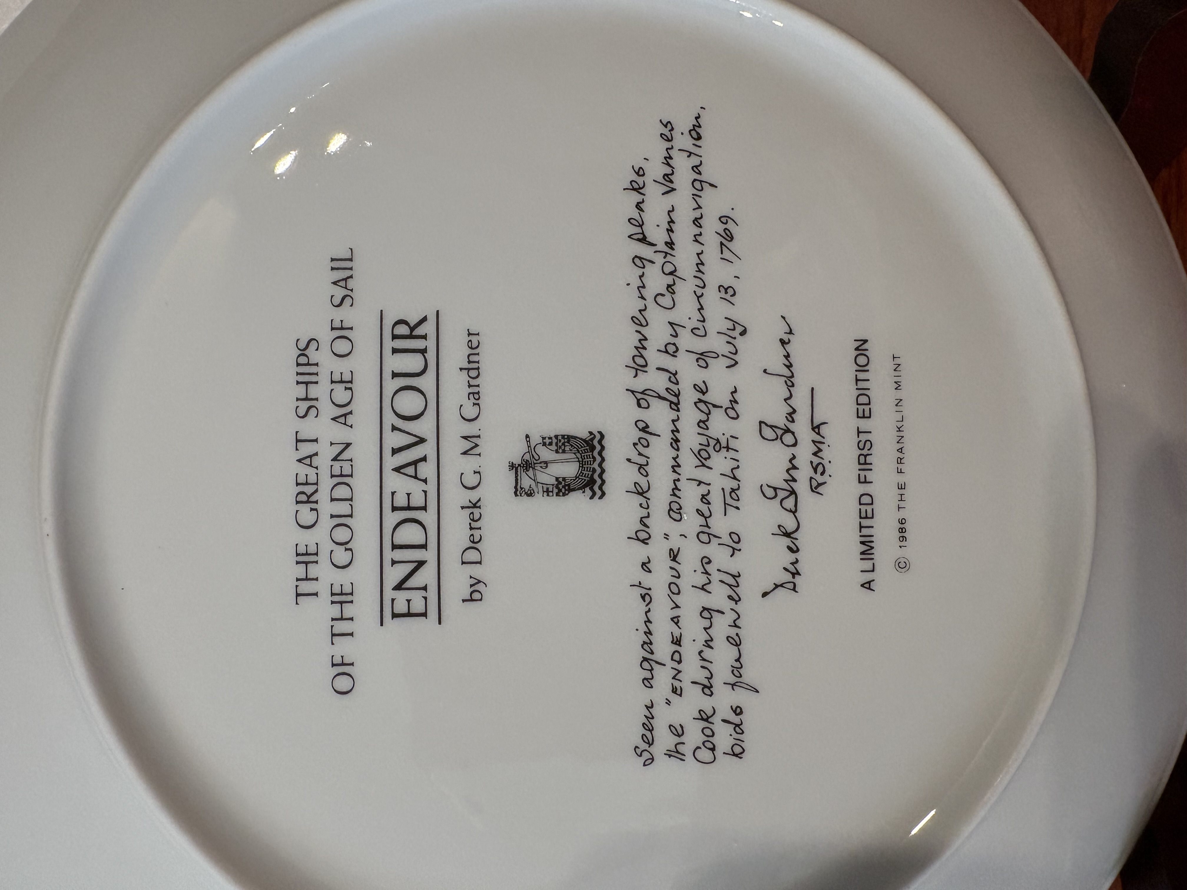 The Franklin Mint Schip wandbord "Endeavour" – foto 6 – kavel bij GSD Auctions, Zoeterwoude